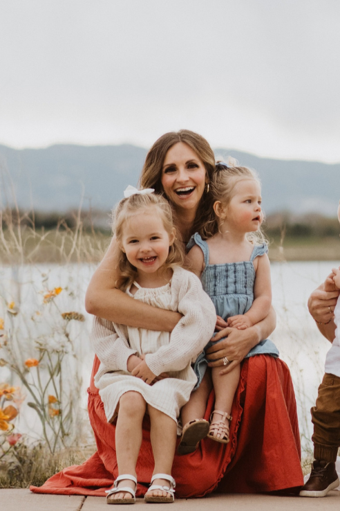 postpartum therapist, fort collins, CO, mom with kids