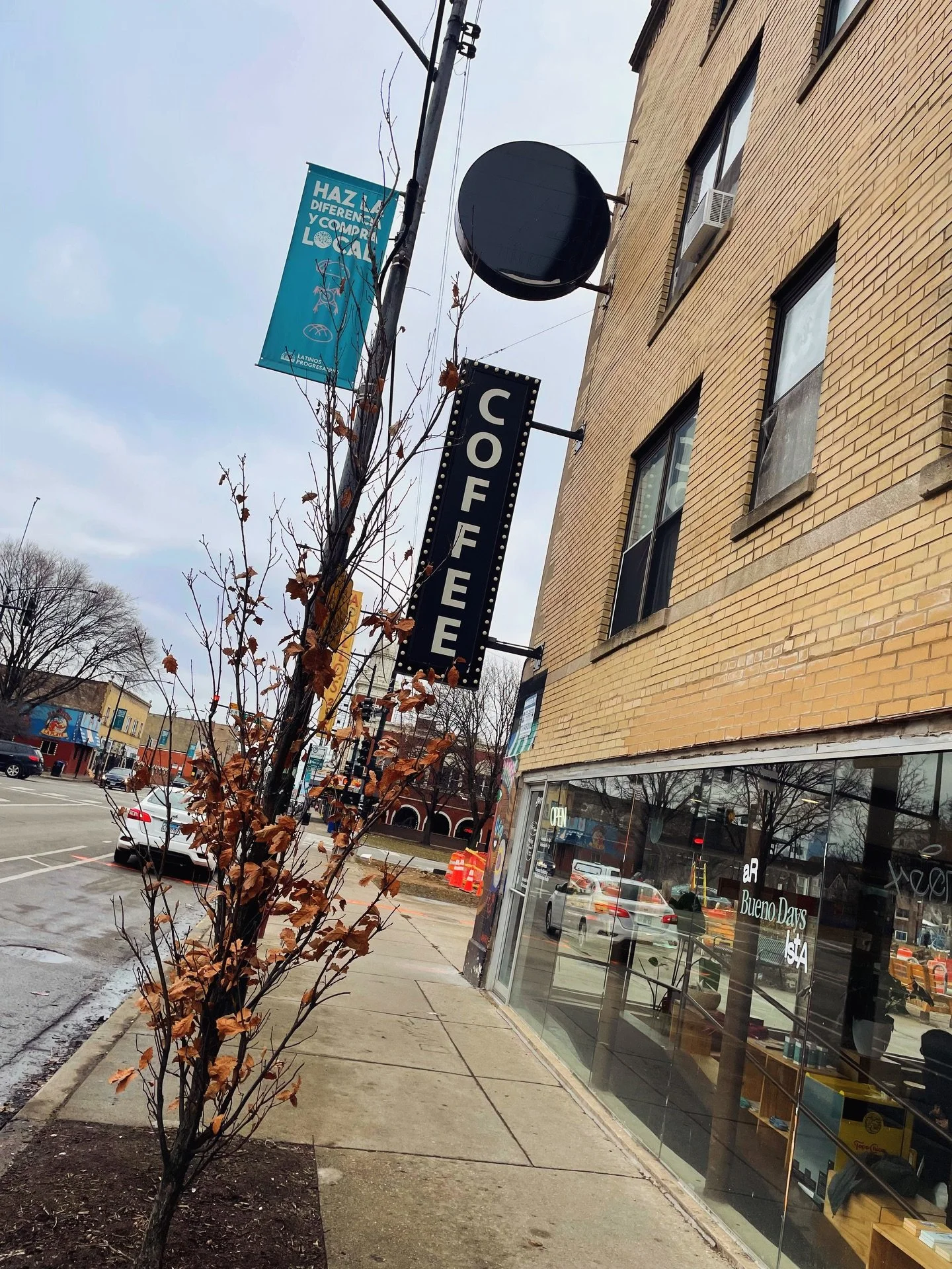 Shops / @buenodays.coffee / @dayglowcoffee. 

Lovely all around!