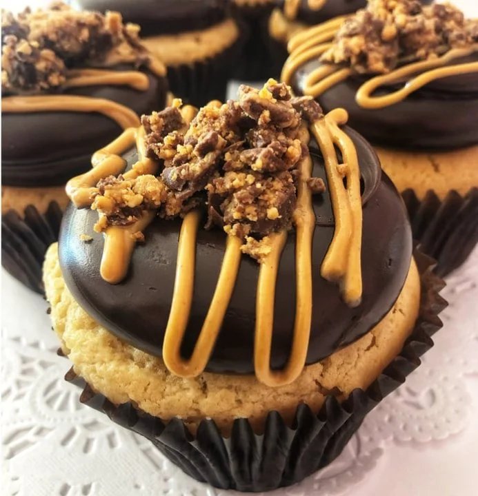 PEANUT BUTTER FUDGE - peanut butter cake + fudge frosting