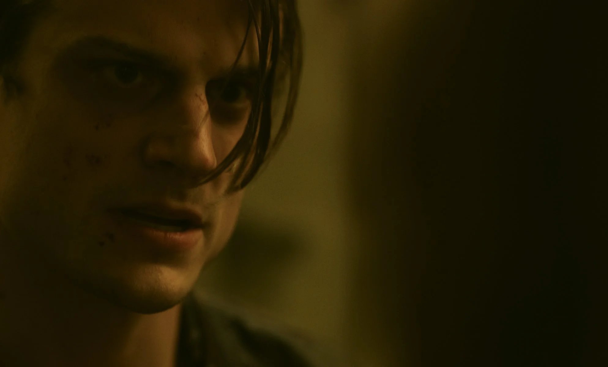 REEL V8 R3D.00_01_14_05.Still030.jpg