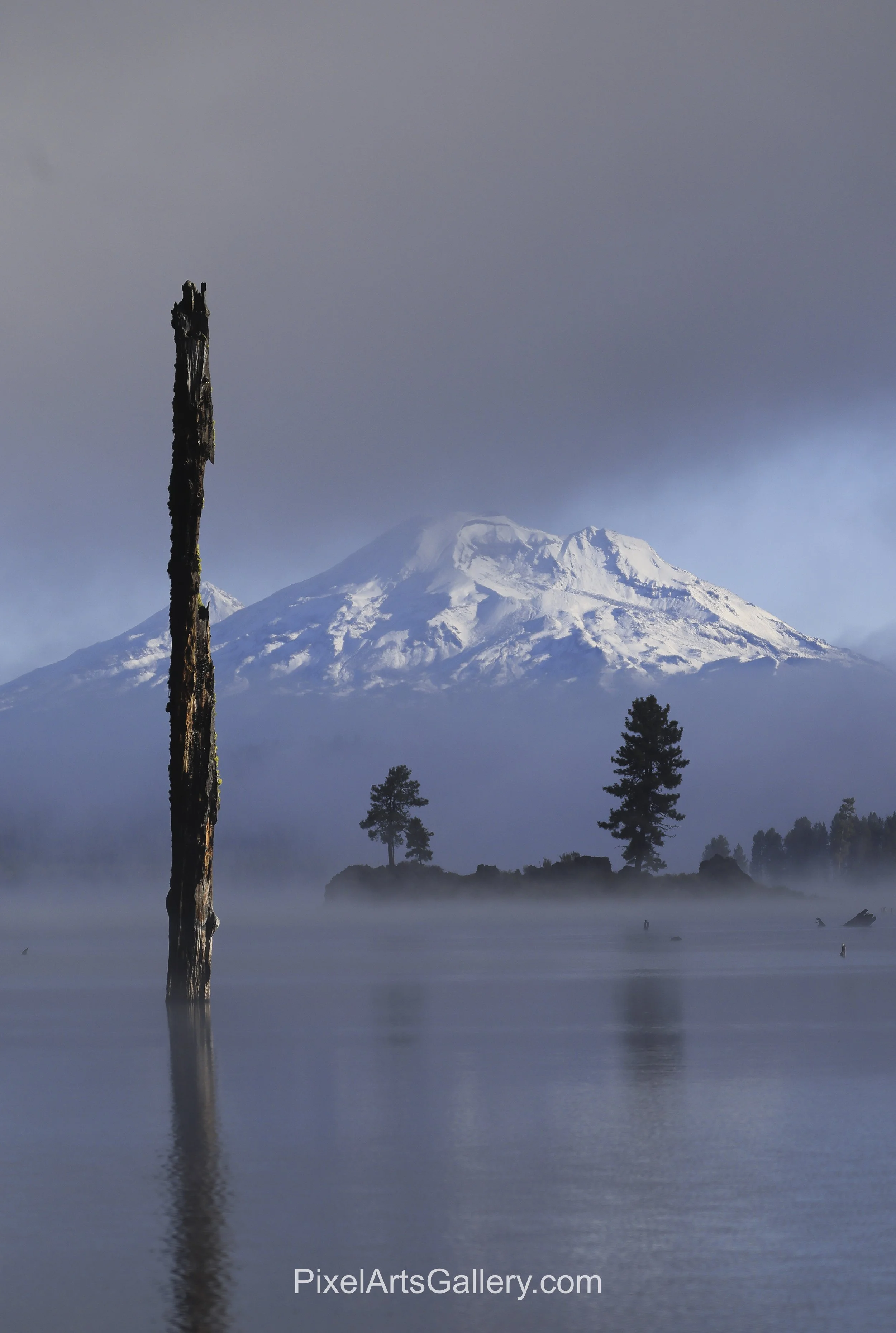 Clouds and mountain compete