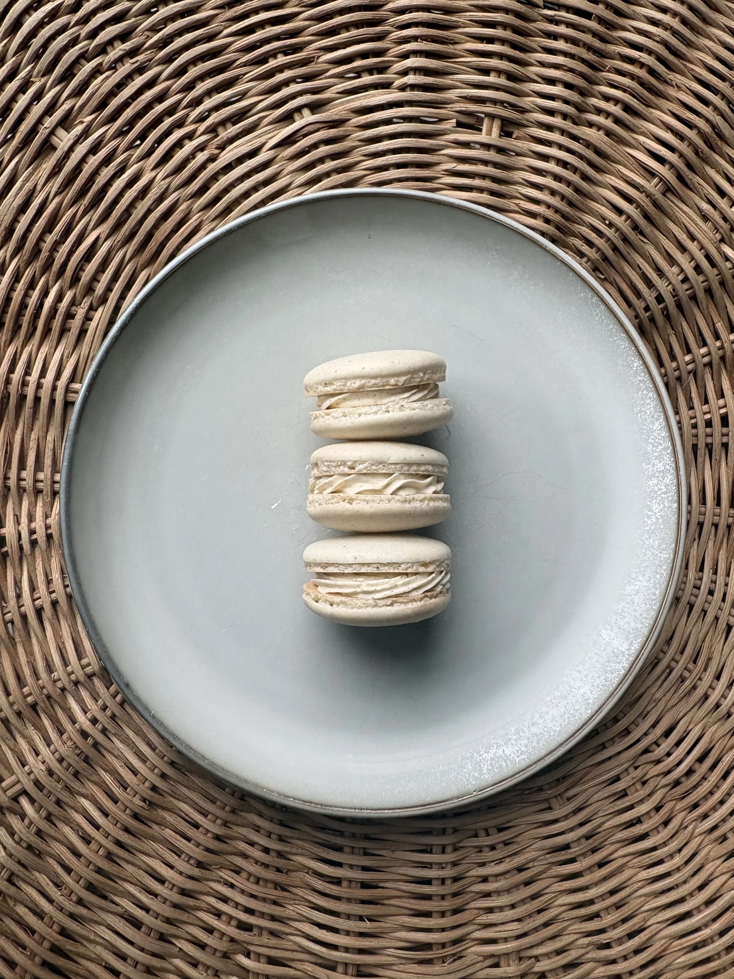 Vanilla Bean Macarons