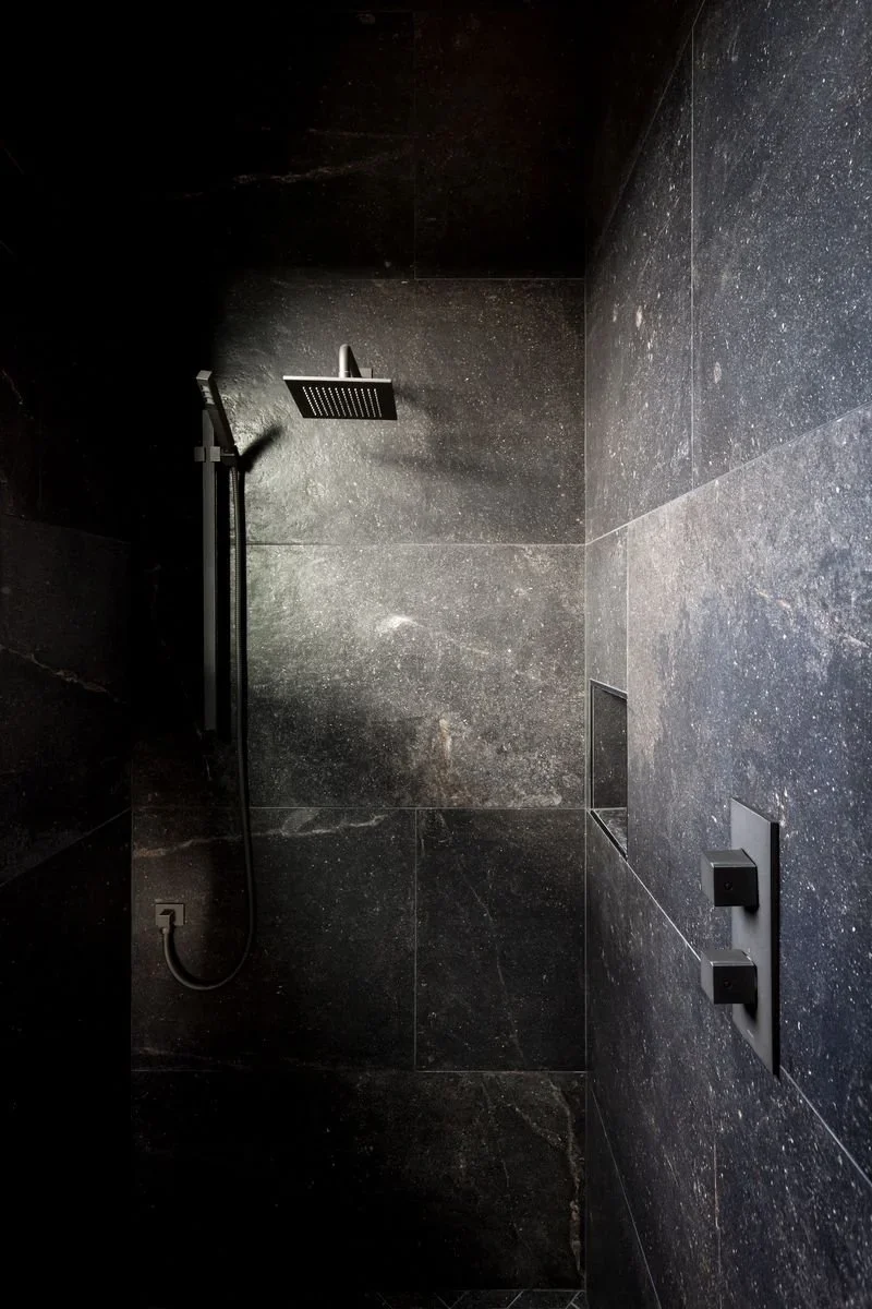 LegumDesign_HoleInOne_Bathroom3.webp