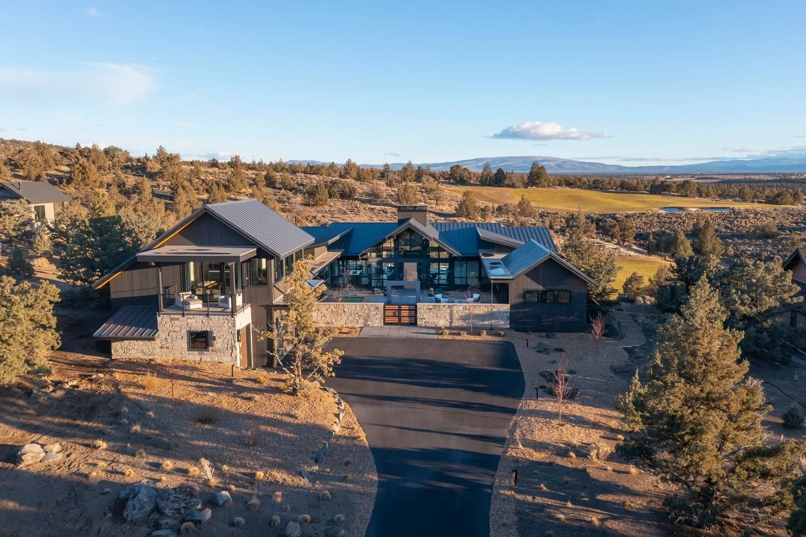 LegumDesign_HoleInOne_DroneHouse.webp
