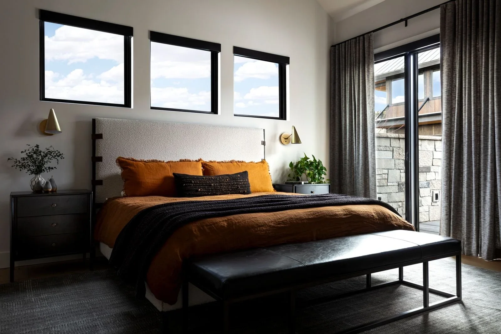 LegumDesign_HoleInOne_MasterBedroom.webp