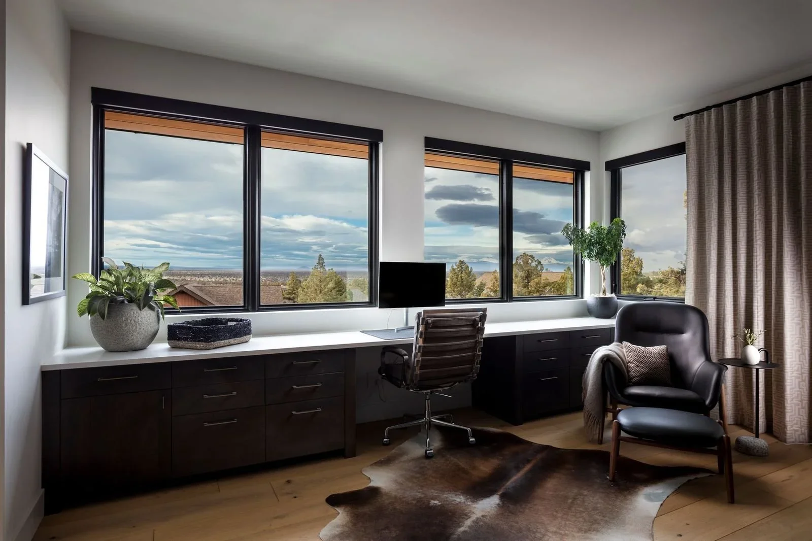 LegumDesign_HoleInOne_Office.webp