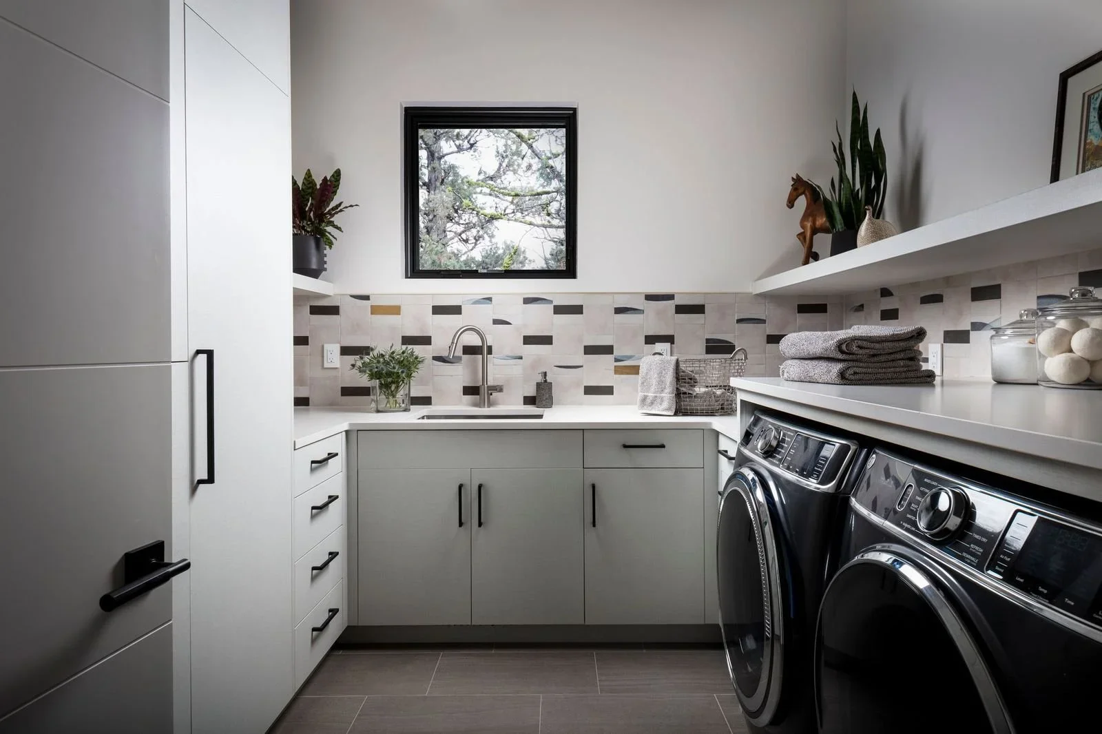 LegumDesign_HoleInOne_LaundryRoom.webp