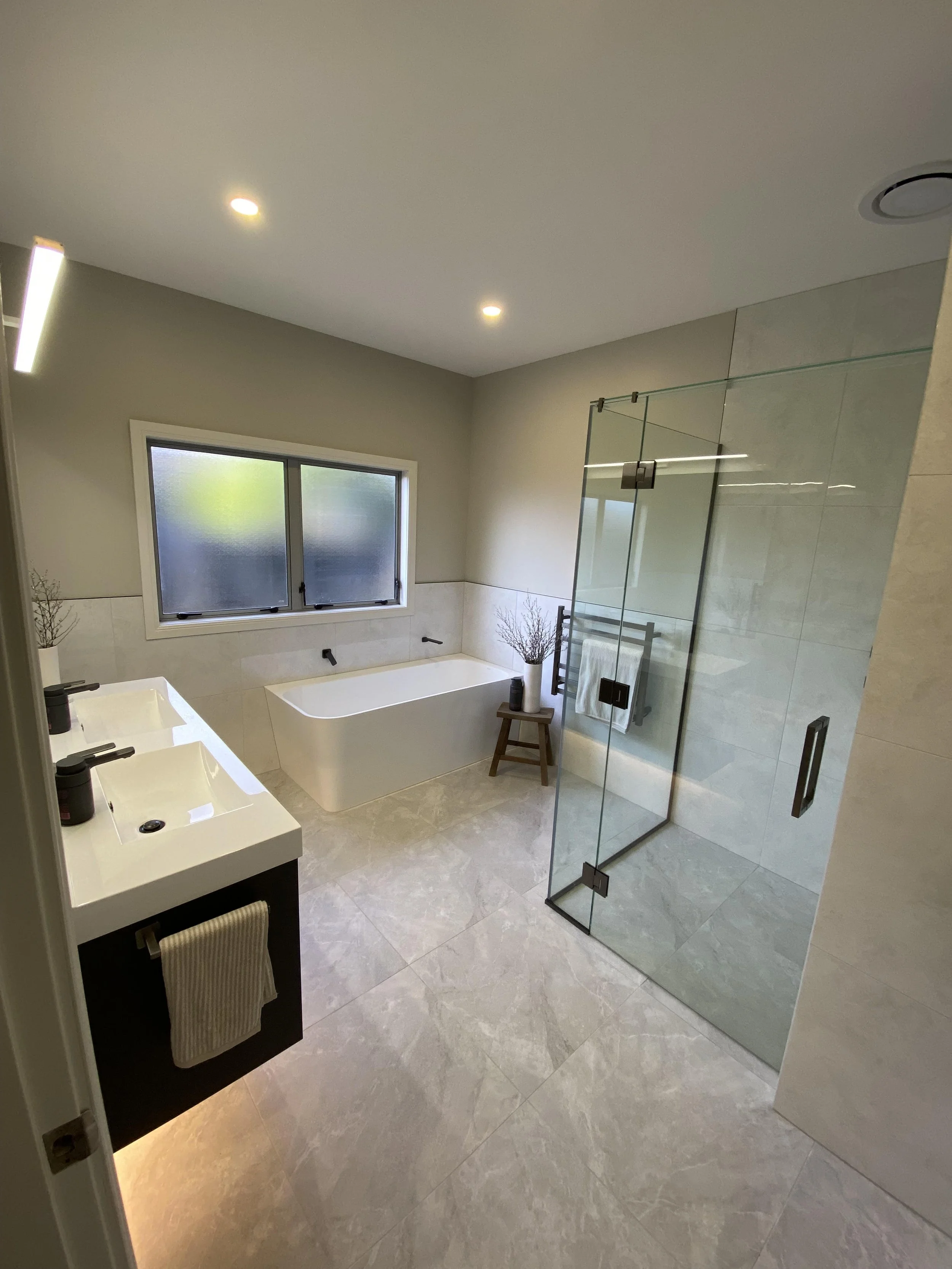 Bathroom 6.jpg