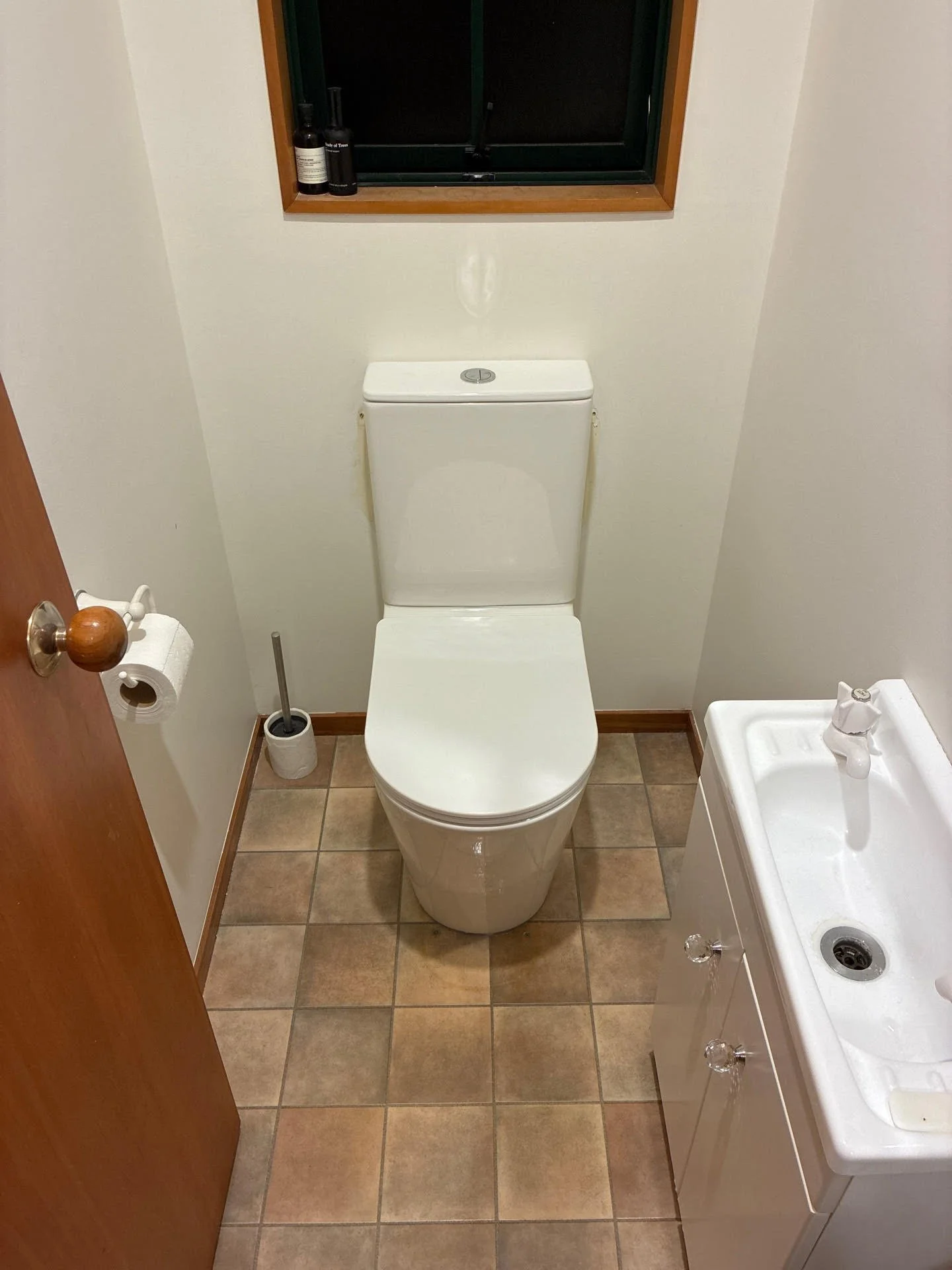 Toilet install 3.jpg