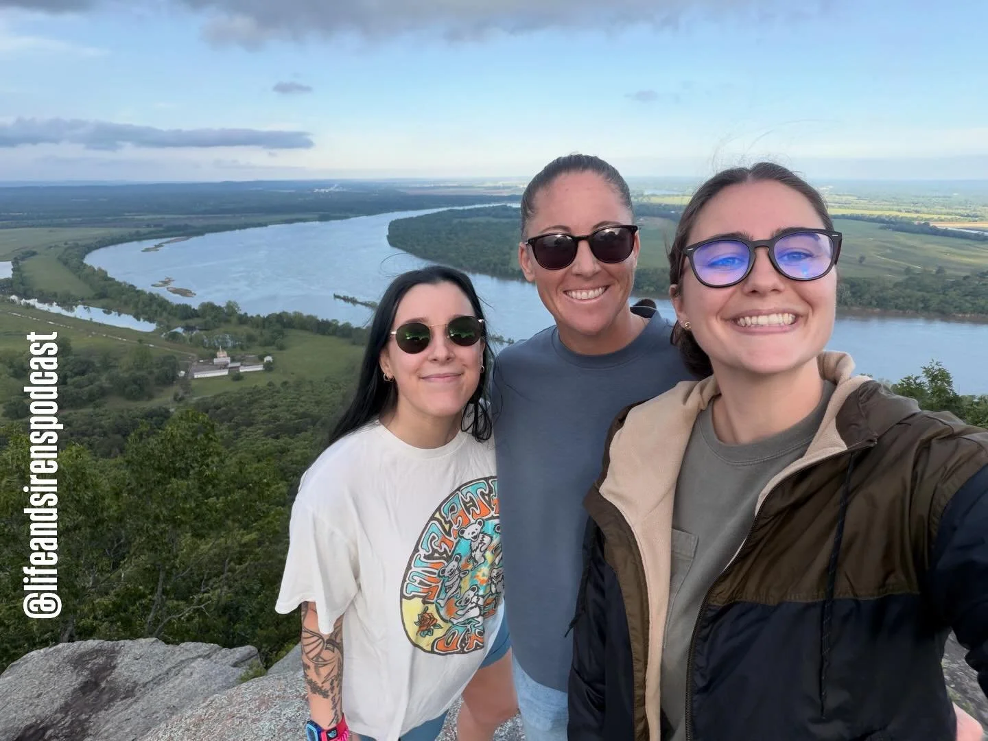 So stoked to be reconnecting with our friend Shay (@flightnurseshay), The Crew Table team and many more for a weekend of collaboration, creation, and friendship. 
A very special thanks to Shay for being the sweetest host!
Stay tuned for some amazing 