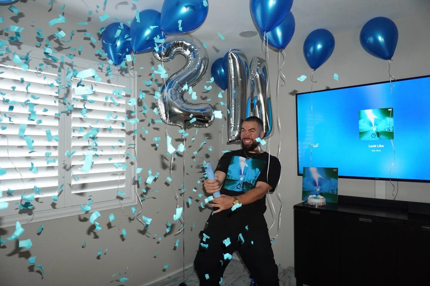 2 MILLY WE DID IT AGAIN DAMMIT!!!!! Don&rsquo;t Let Me Down going crazy but we celebrating all WINS!!!! This ain&rsquo;t possible without yall!!! LOVE 🙏🏽🚲💙