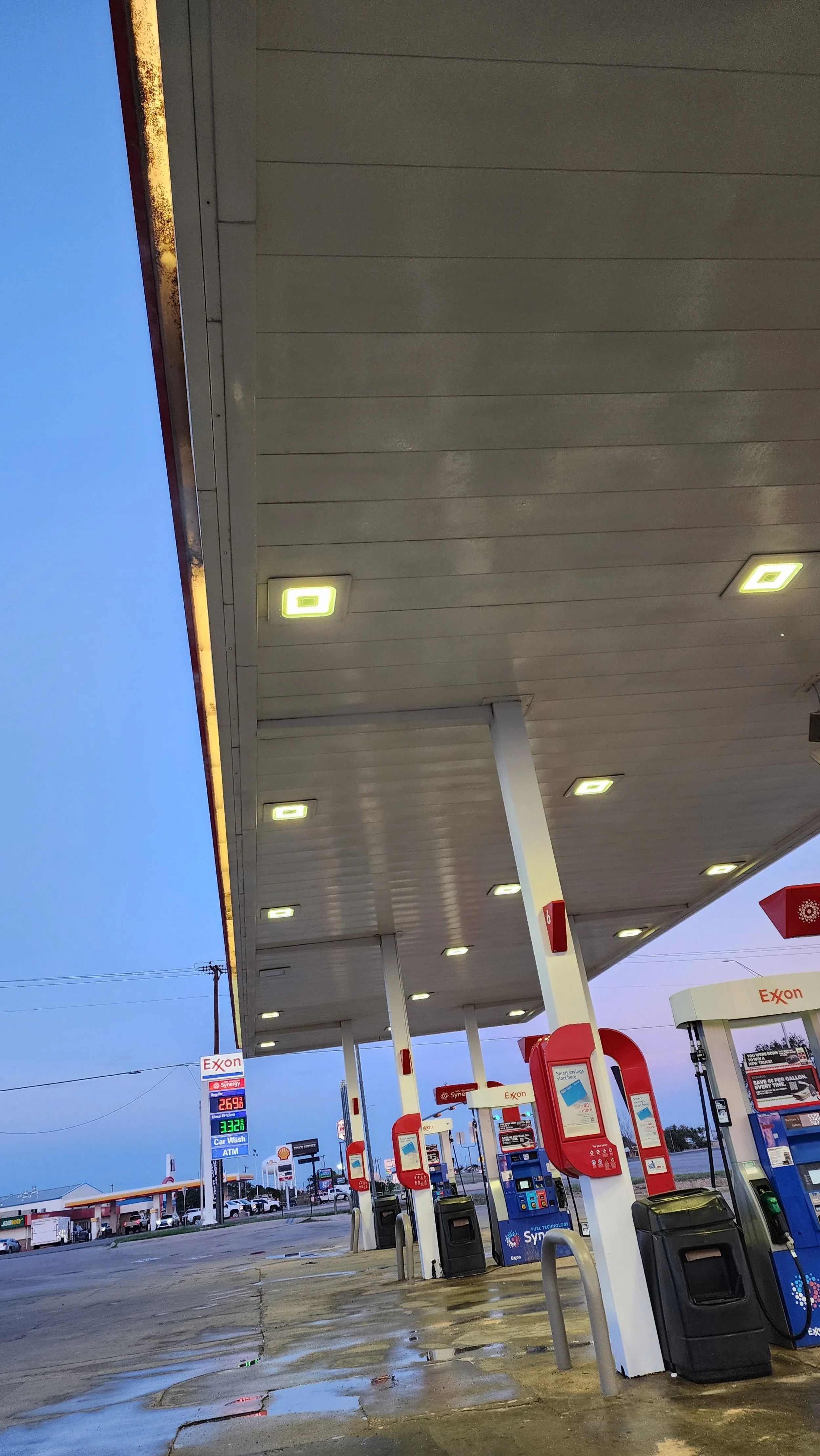Commercial Pressure Washing - Fuel Station & Canopy Cleaning
Professional pressure washing for fuel stations, canopies, concrete pads, and high-traffic commercial areas. Serving Midland, Odessa, Big Spring and surrounding areas.