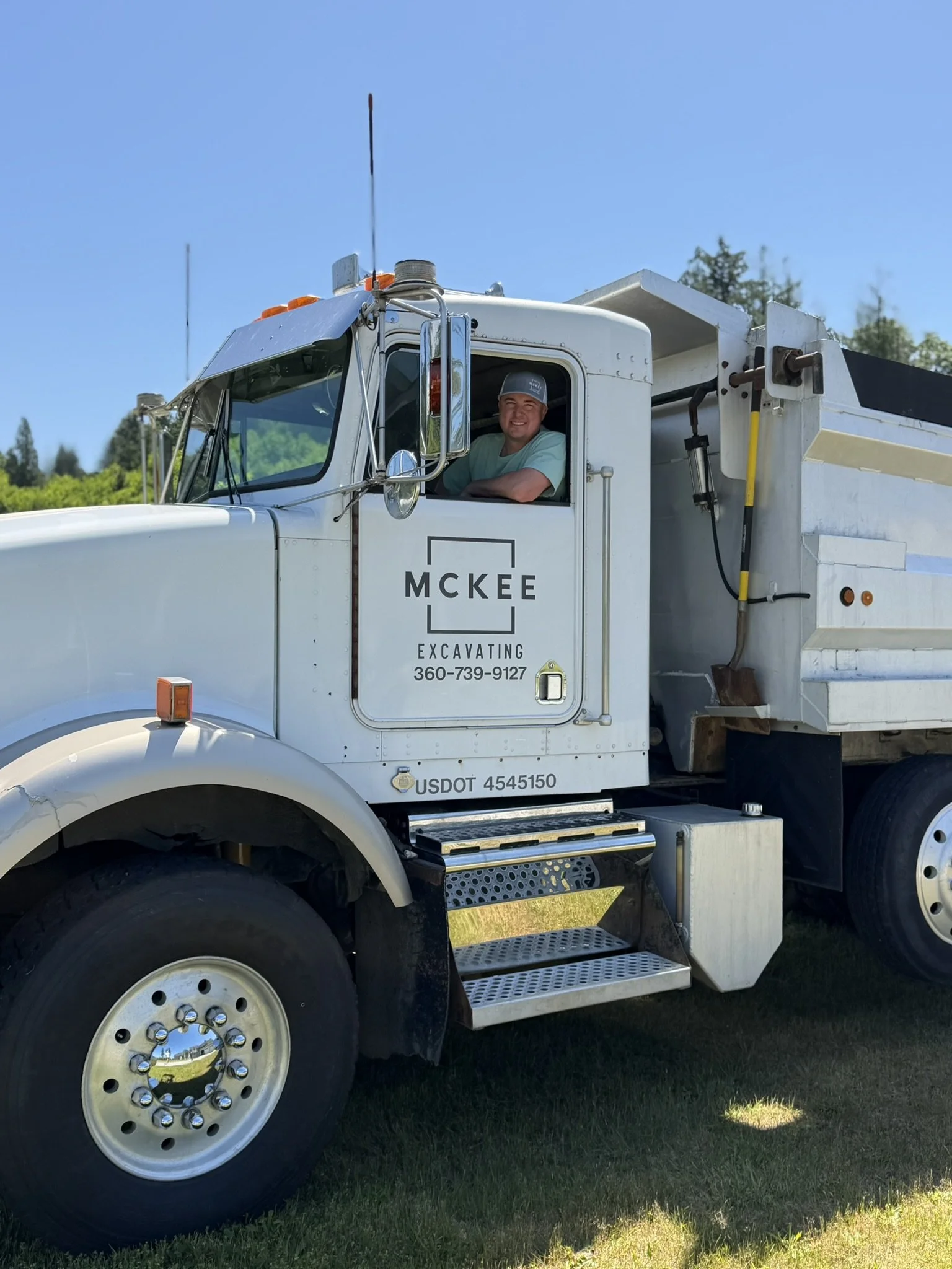 McKee Excavating, Trucking, Material Hauling, Gravel, Top Soil, Bark, Mulch, catch basin, Excavator,