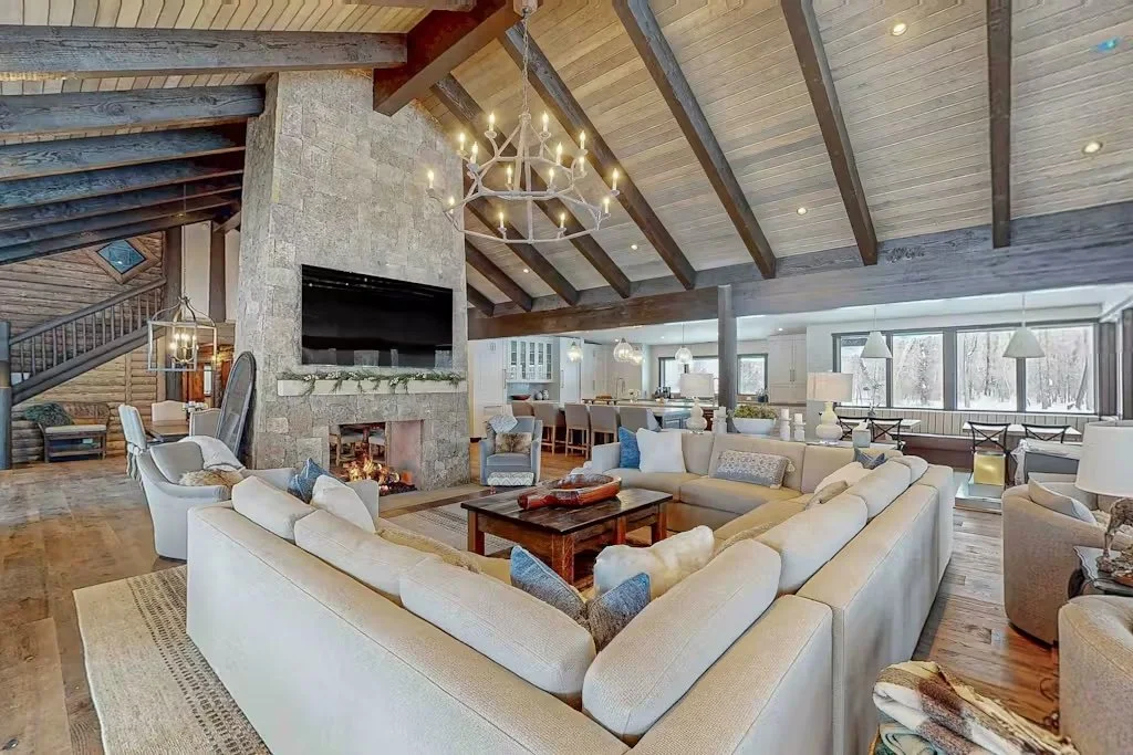 Living Room.jpeg