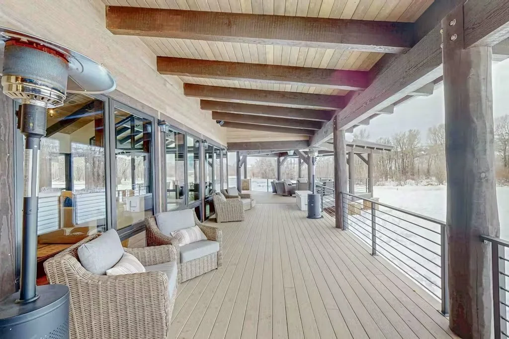 Side porch.jpeg