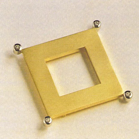 They #2’, 1997, 18k gold, diamond, 53x53x7mm
