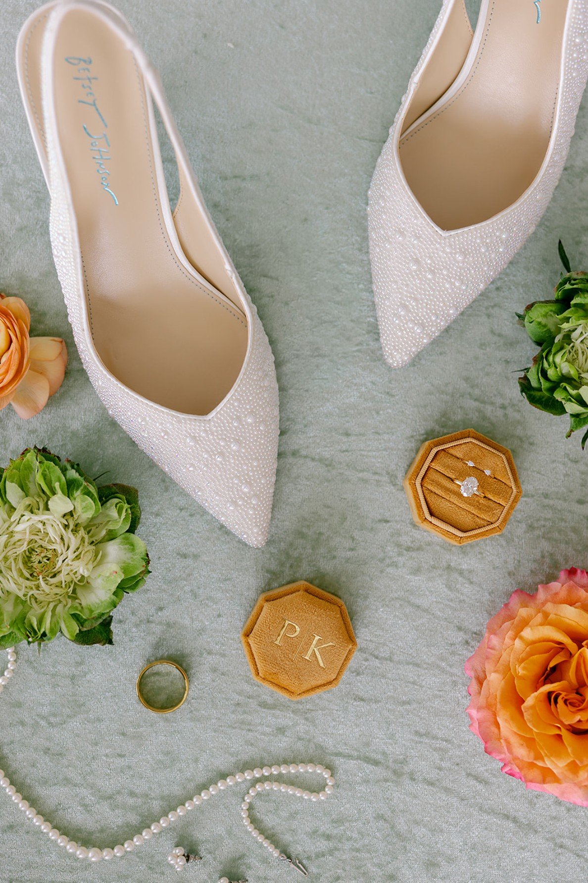 keely-parker-wedding-detail-shot-photography-the-bold-americana-bentonville.jpg