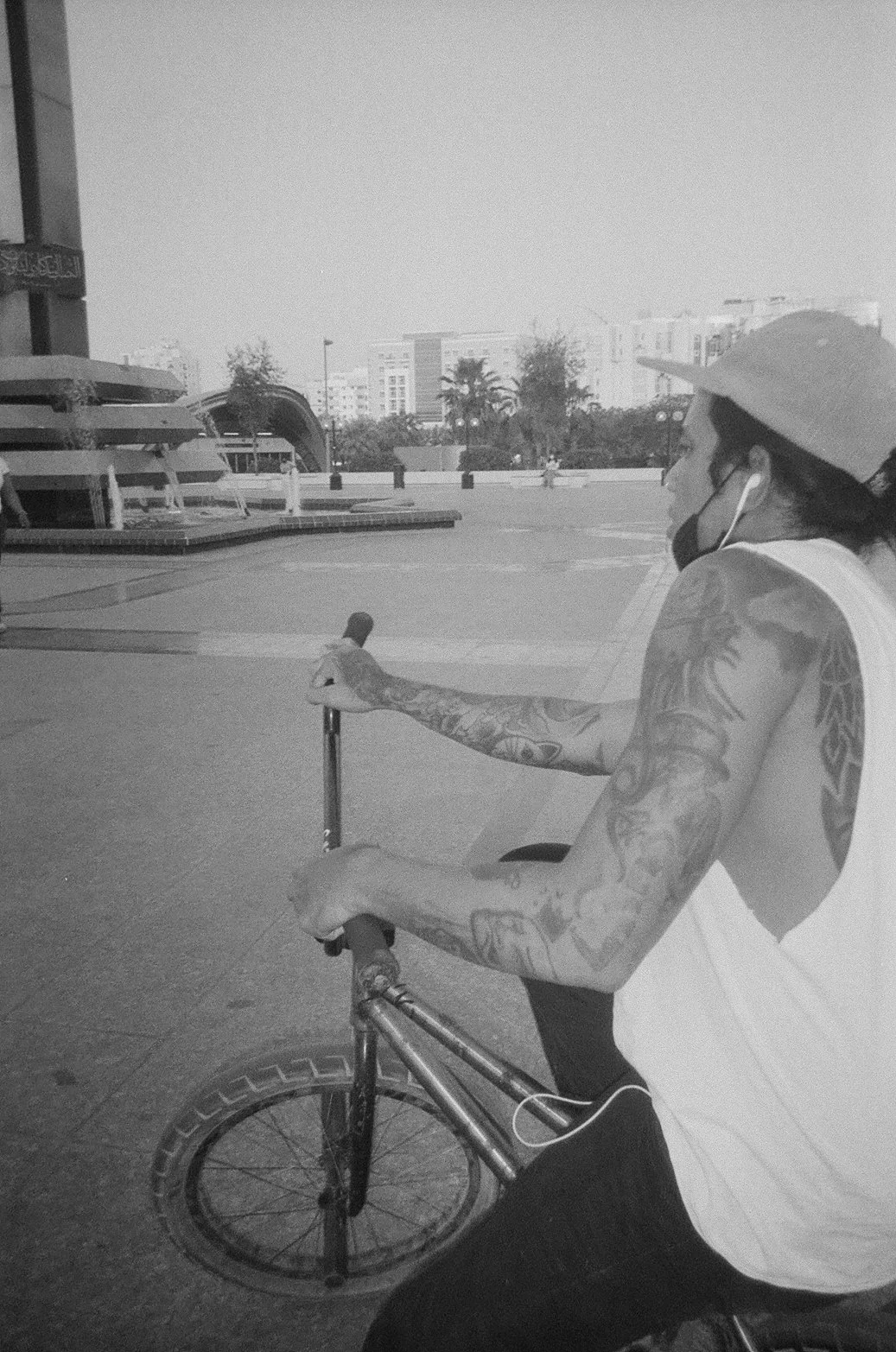 Zeashan Ashraf - 0672 - Ilford Super XP2 - 17.jpg