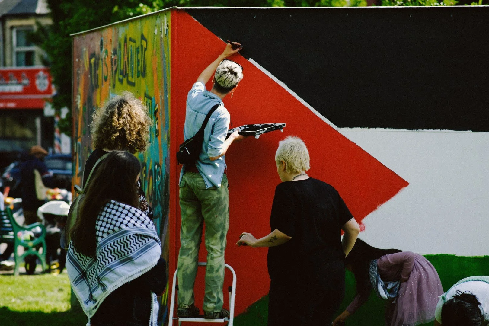 Help The World Oxford Cowley Road - Copyright Zeashan Ashraf (5) - Copy.jpg