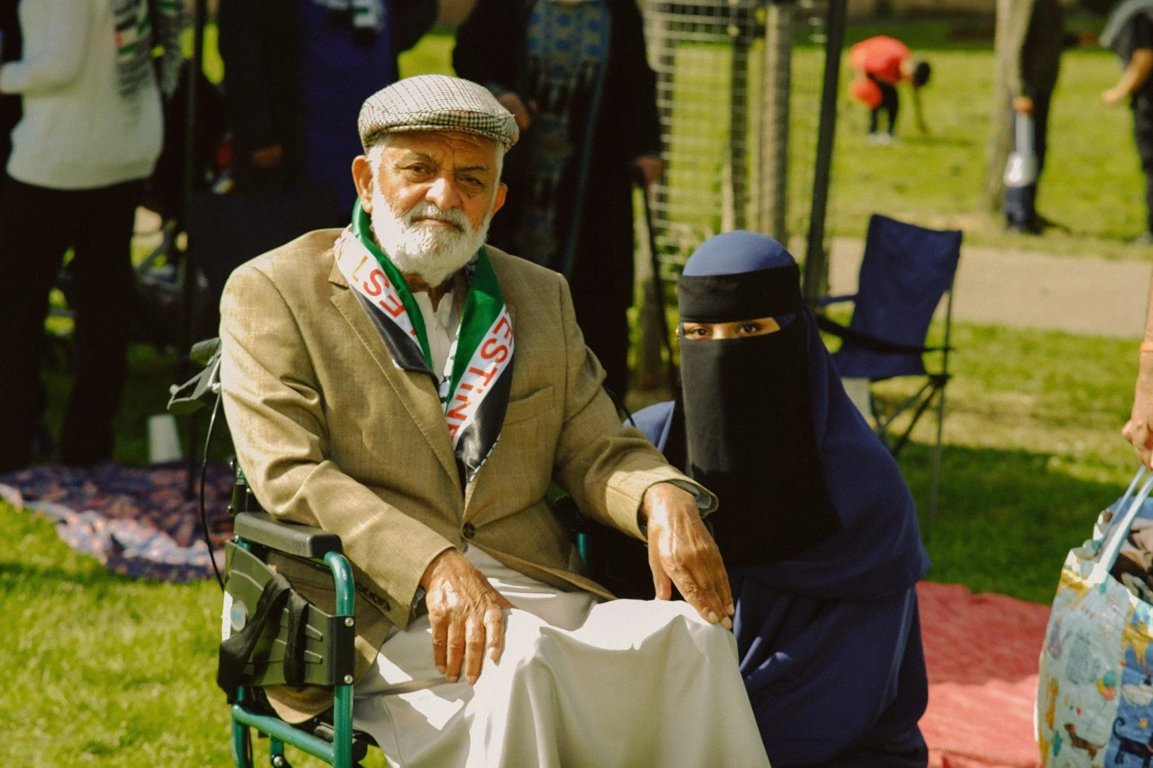 Help The World Oxford Cowley Road - Copyright Zeashan Ashraf (6) - Copy.jpg