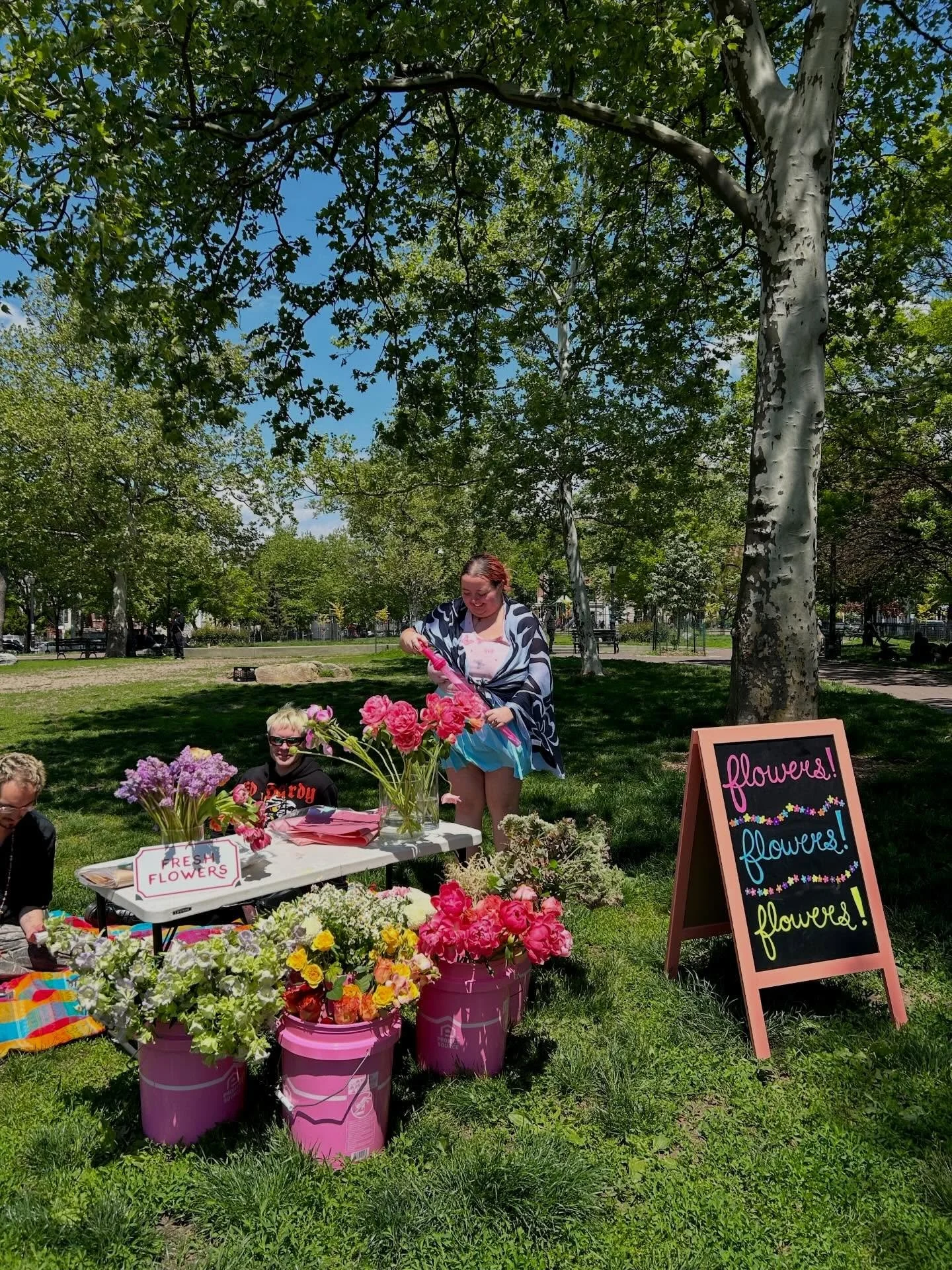 lovely day flower pop up with guest star @dhanivalles 💐☀️ catch us in mccarren again tomorrow (Mother&rsquo;s Day) selling gorgeous fleurs 🌸 come grab some for your femmes moms thems and care takers ✨
