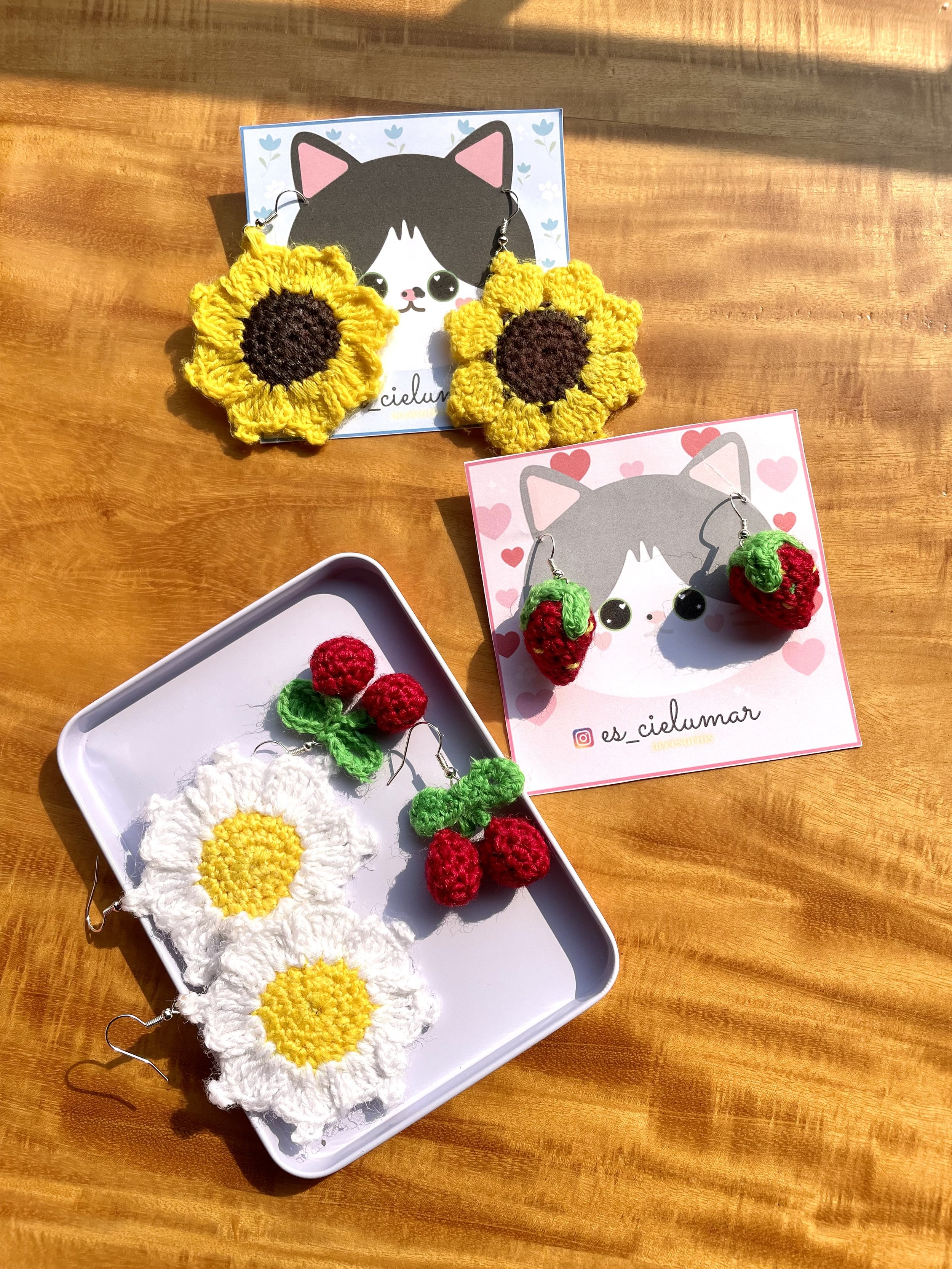Aretes tejidos