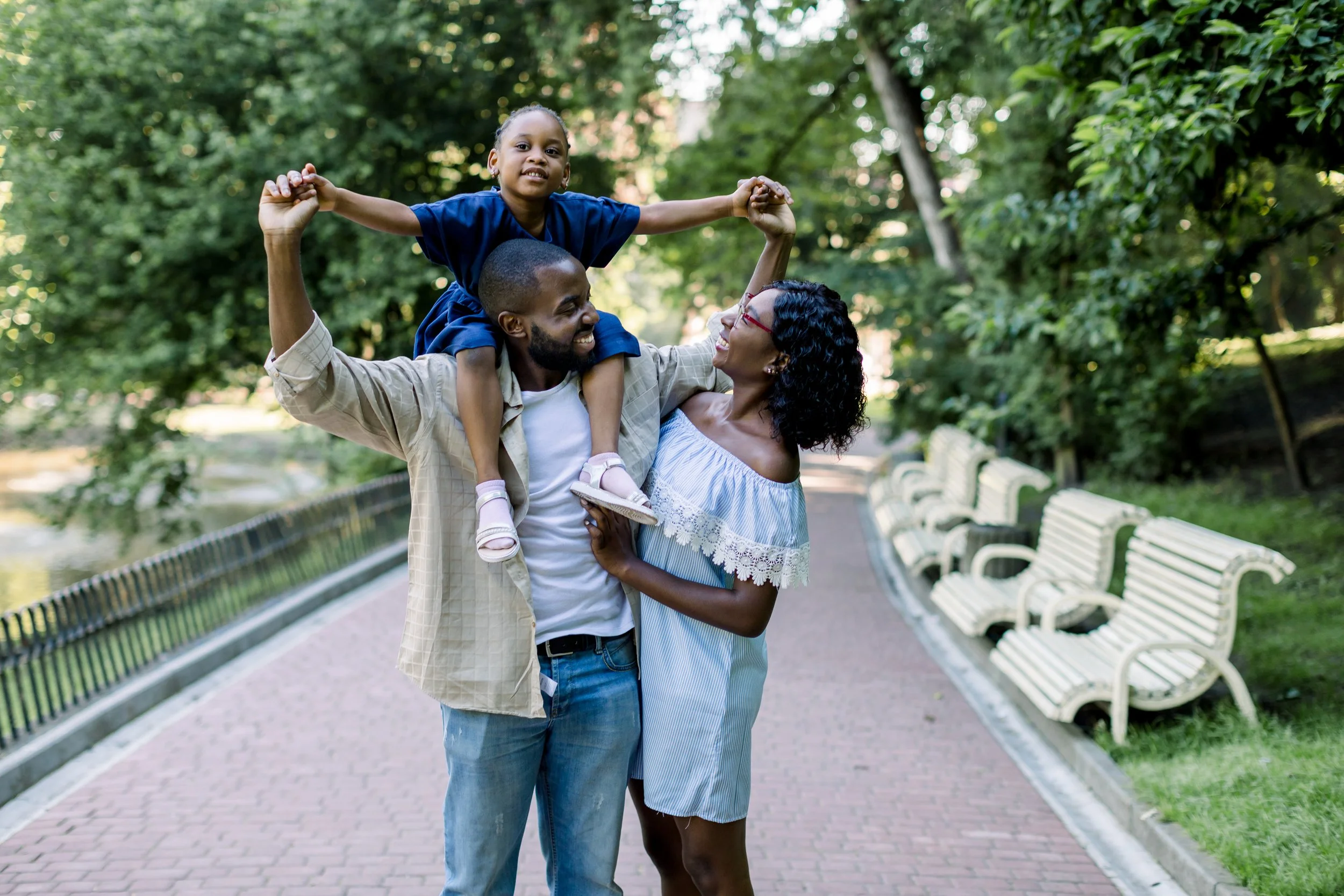 family-in-nature-in-park-handsome-african-america-2026-01-11-10-00-42-utc.jpg