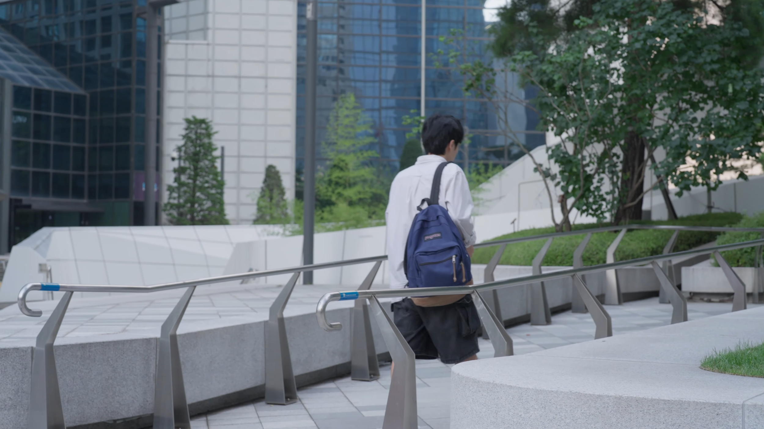 2024_09_서울 사람들 최종 12-52 screenshot.png