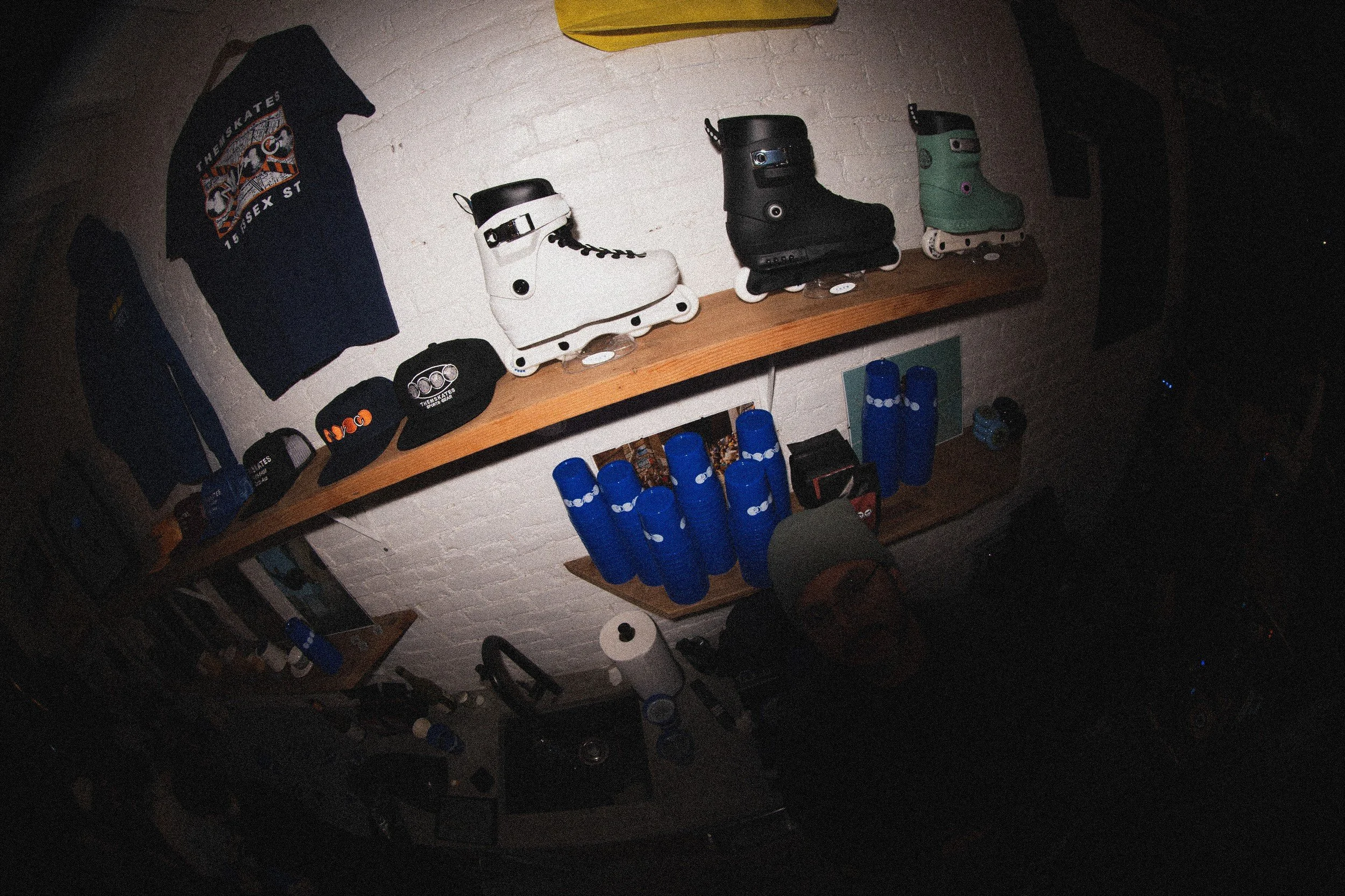 08-skate-wall-store-night.jpg