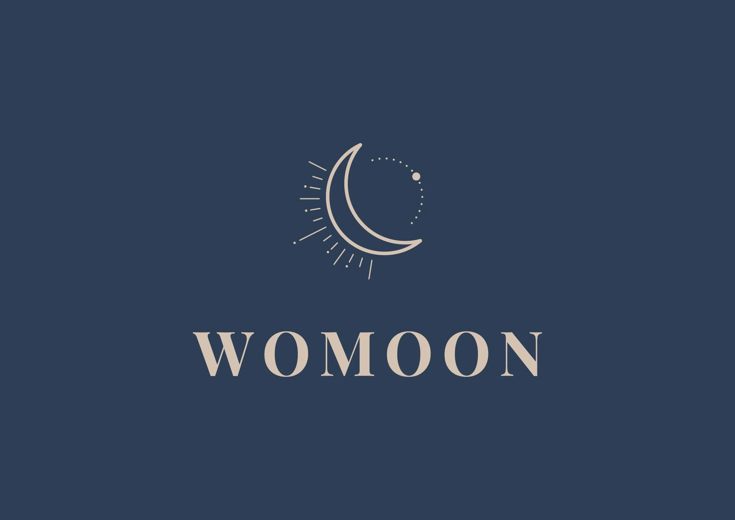 Logo avec un croissant de lune stylisé, entouré de petits cercles et rayons, et le texte 'WOMON' en dessous, sur fond bleu foncé.