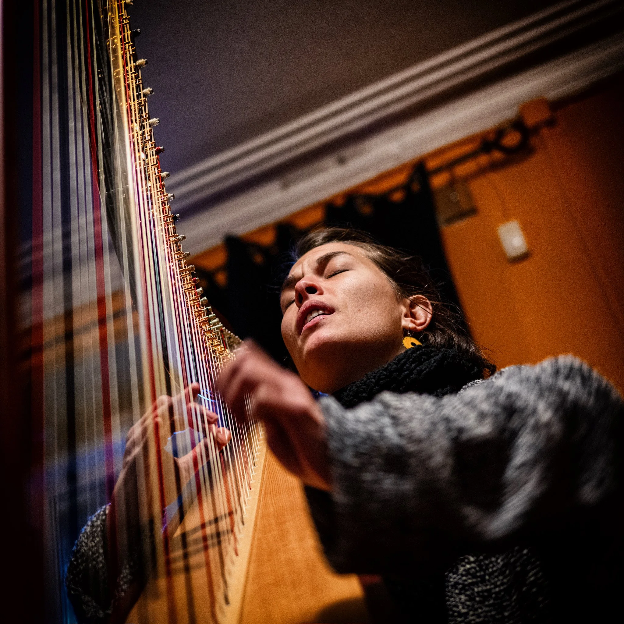 Pilar Paradela Performing