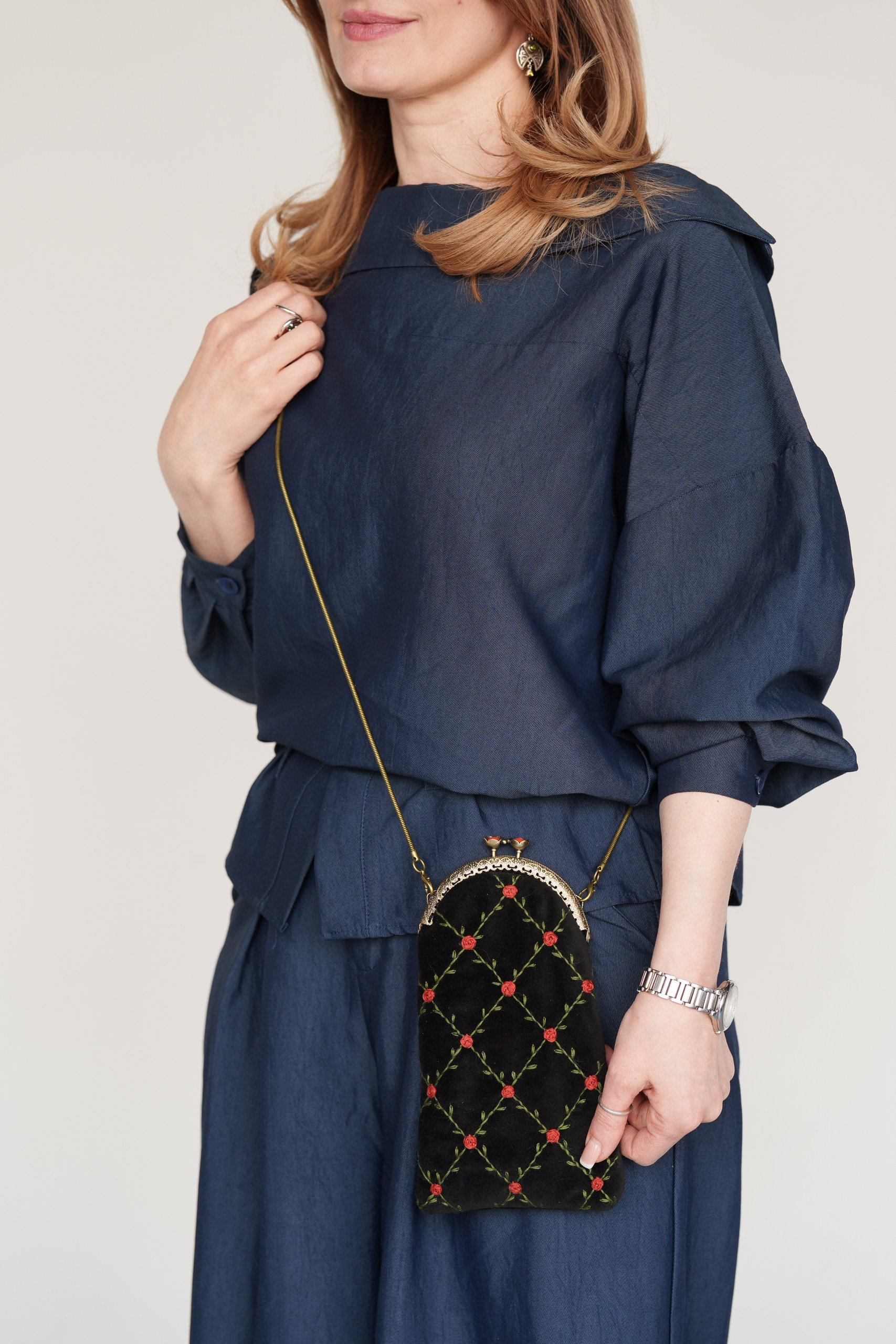 Embroidered phone holder with chain 2.jpg