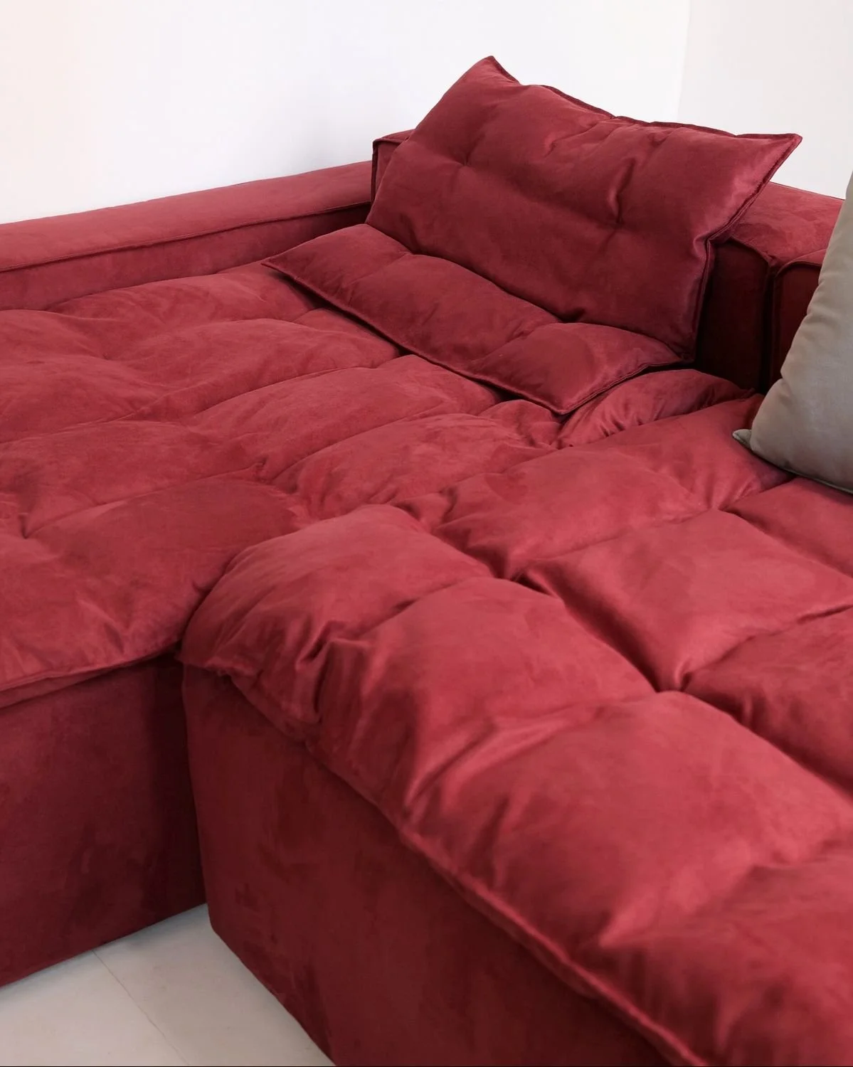 Red sofa design, sofa belle furniture.