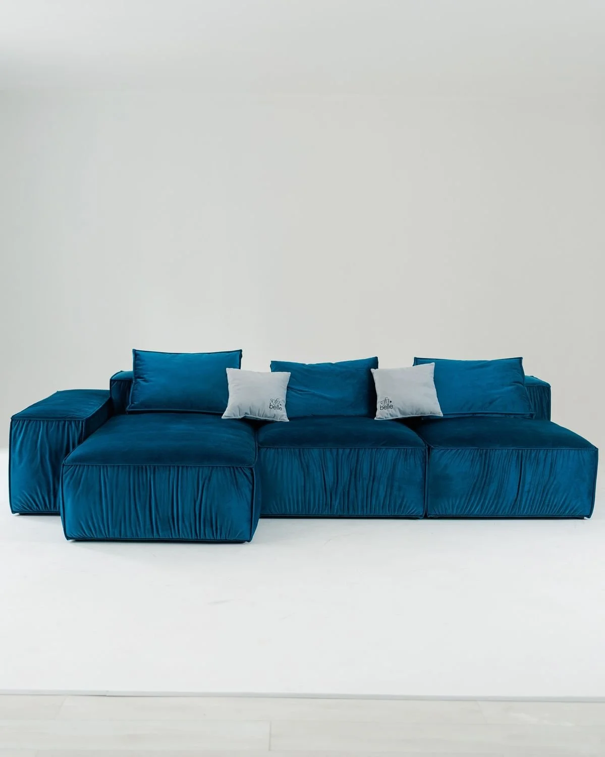 Combinig quality and design we manufacture premium sofas.