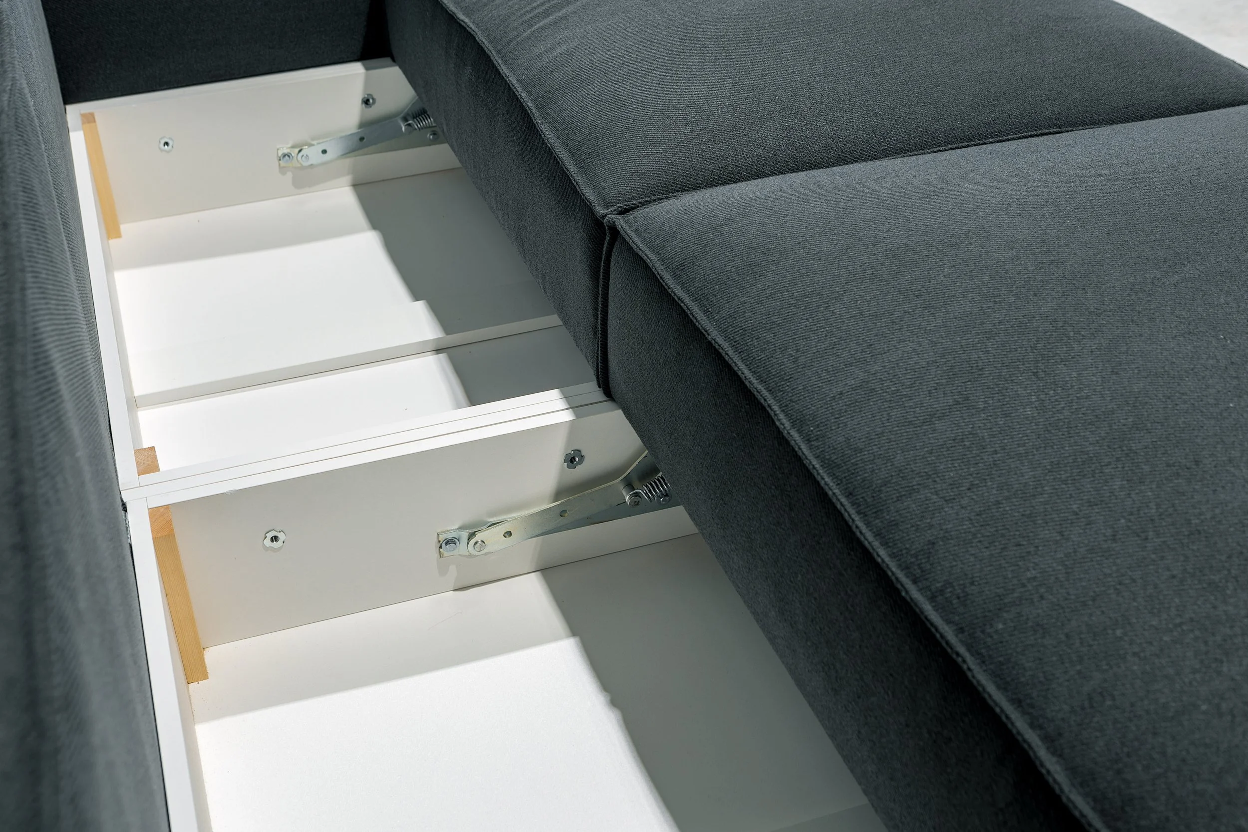 Hardware for the belle sofa bed.