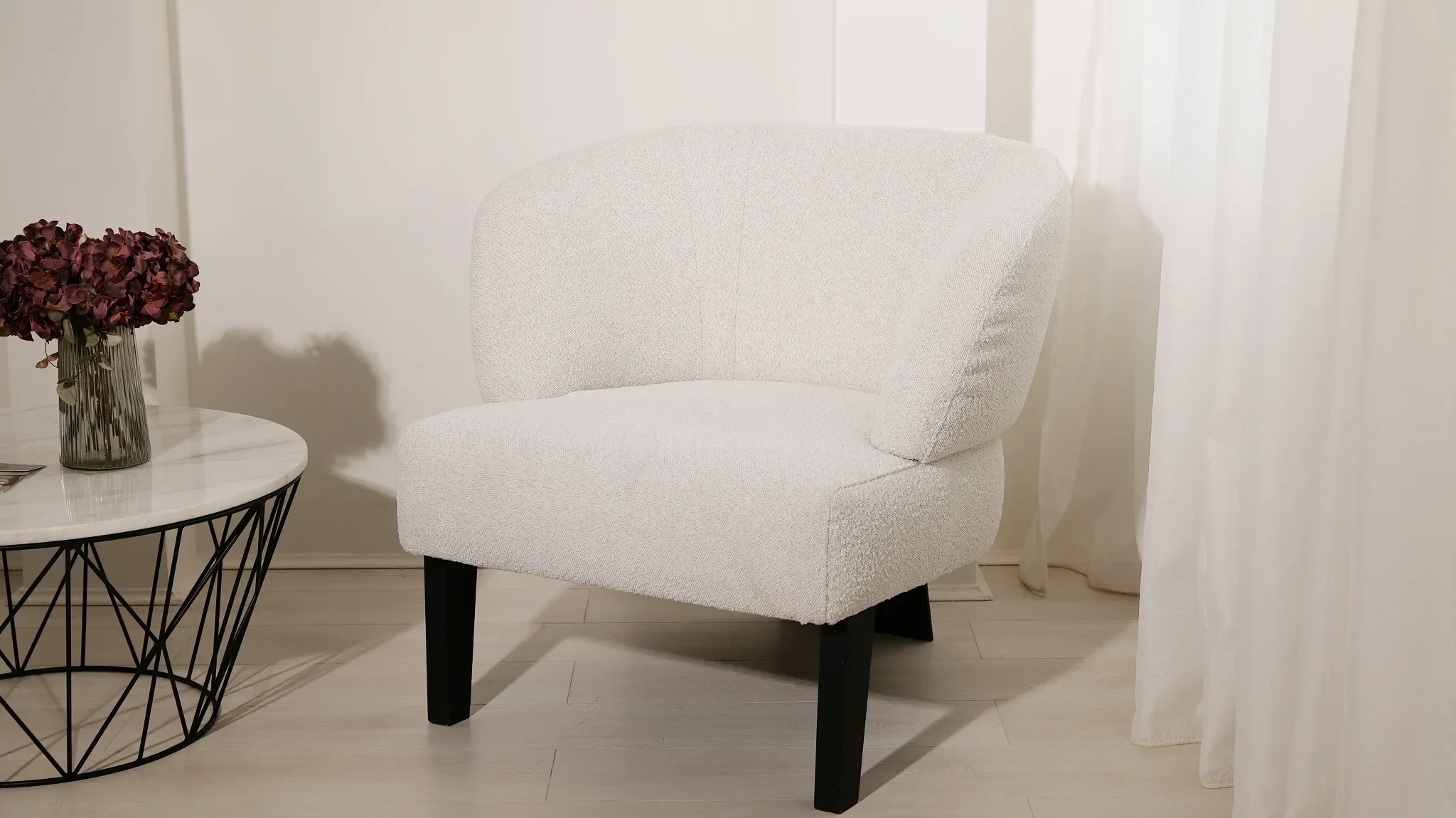 Numa chair, classic lounge chair.