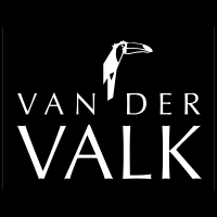 Logo met een gestileerde kraanvogel en de tekst 'Van der Valk' op een zwarte achtergrond.