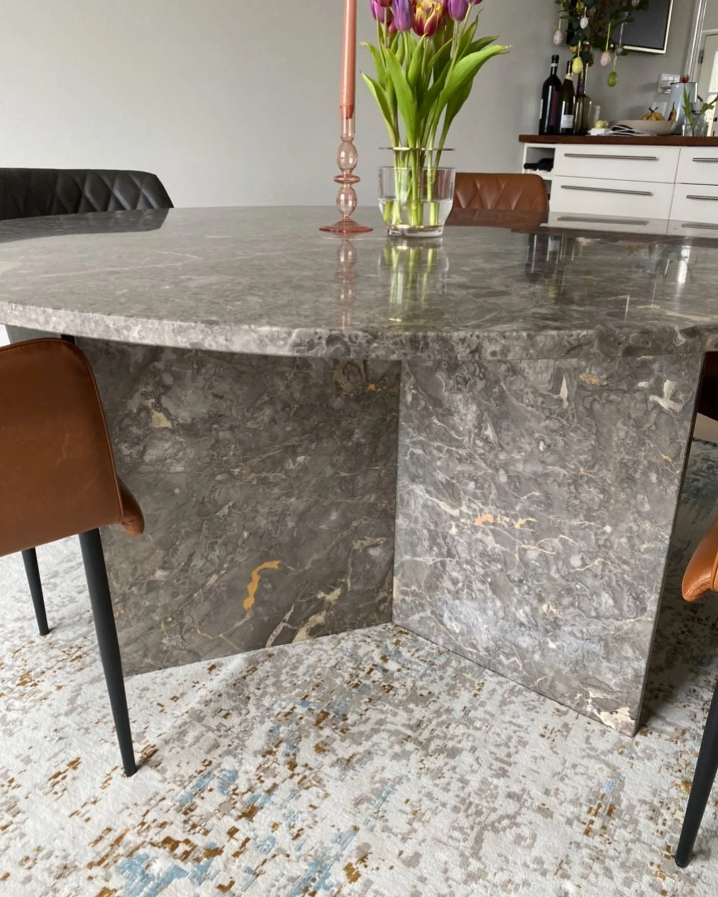 Spisebord i marmor, Grigio billiemi. #spisebord #bord #k&oslash;kken #bordplade #nytk&oslash;kken #marmor #marmorbord