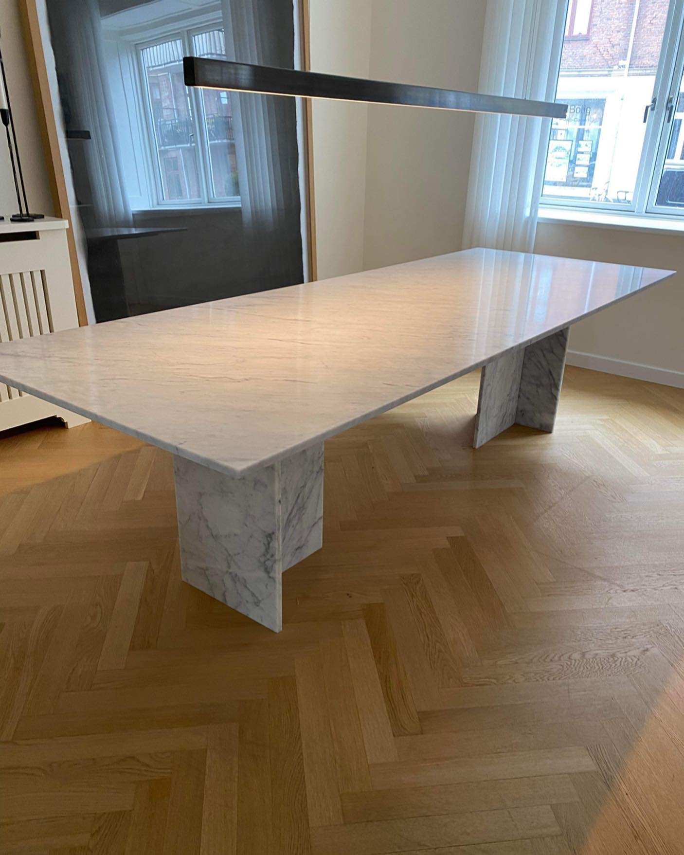 Spisebord i Carrara marmor 100x270