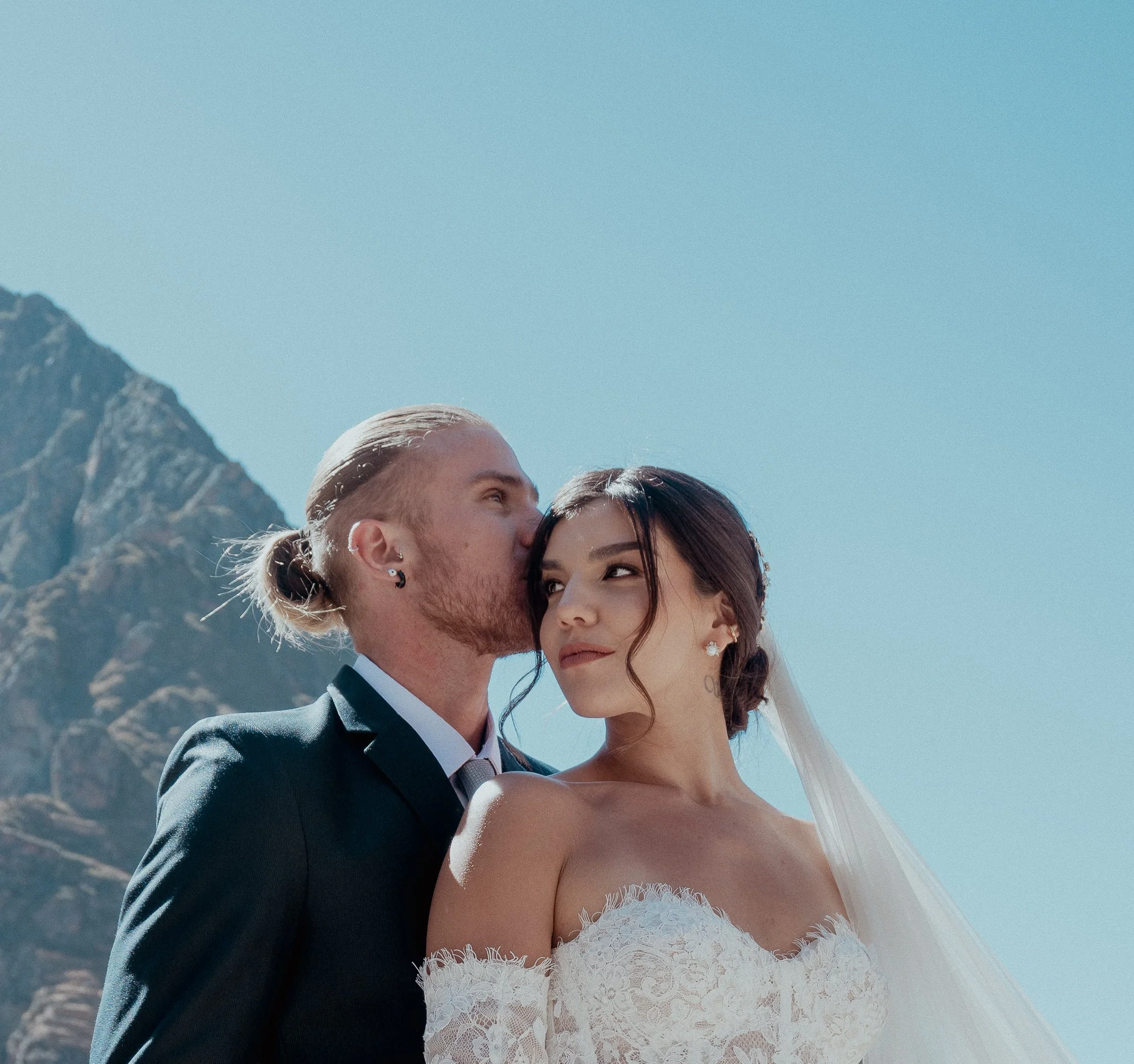 Cabo Rojo, Puerto Rico elopement Photographer. Puerto Rico Destination Photographer. Fotógrafo de bodas en Cabo Rojo, Puerto Rico. Couple in Peru by Karen Fabiola Photo. Puerto Rico travel photographer. Cabo Rojo destination photographer. Fotografo d