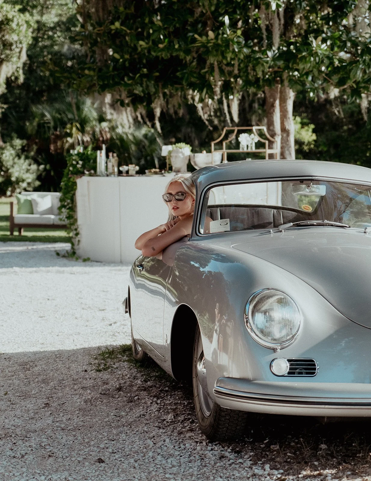 Gorgeous bride waiting for her groom in a vintage car- karen fabiola photo- cabo rojo photographer. 