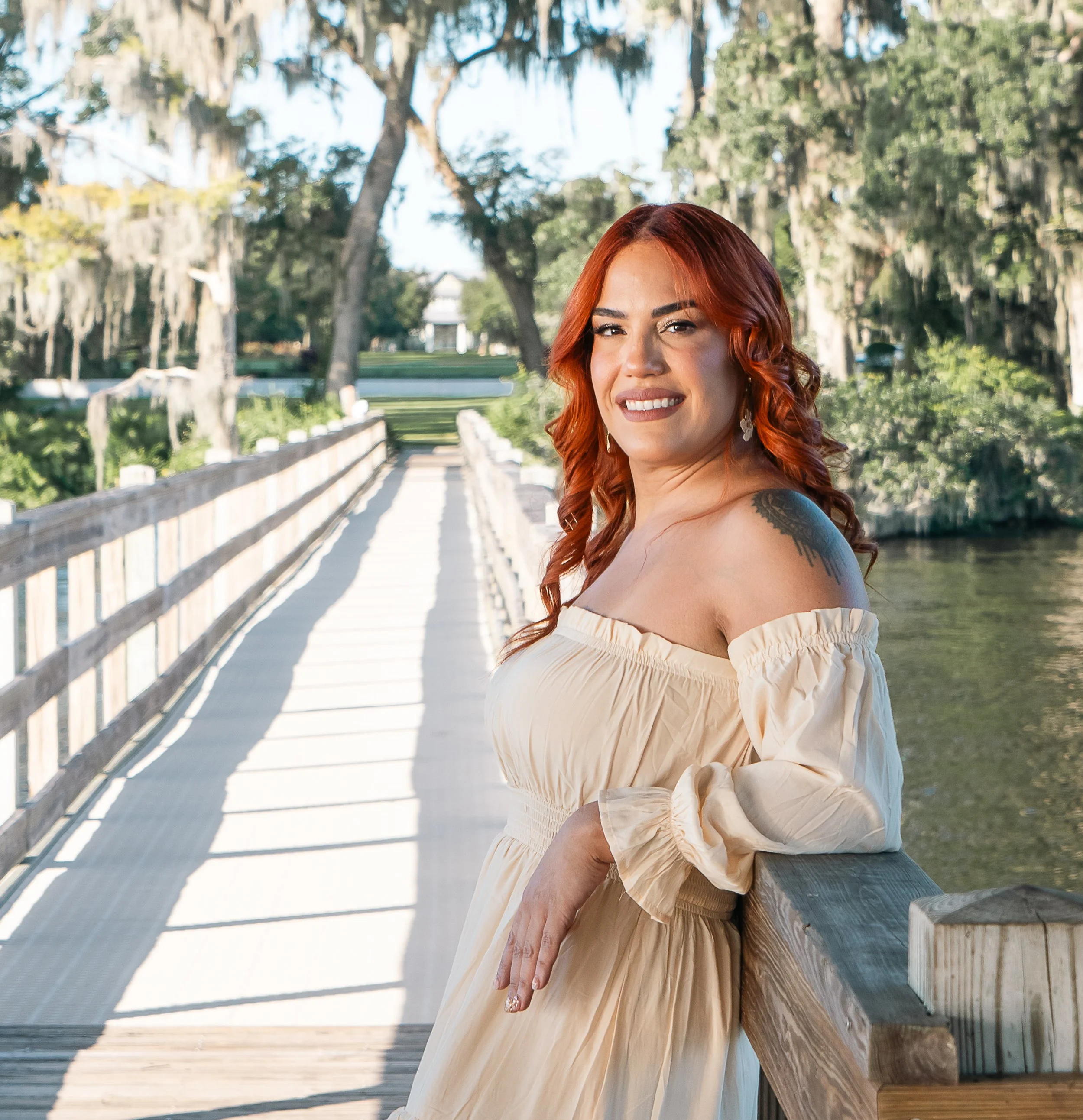 Gorgeous red hair mom. She looked amazing, at the point of unbelivable to think she is taking care of five daughters.