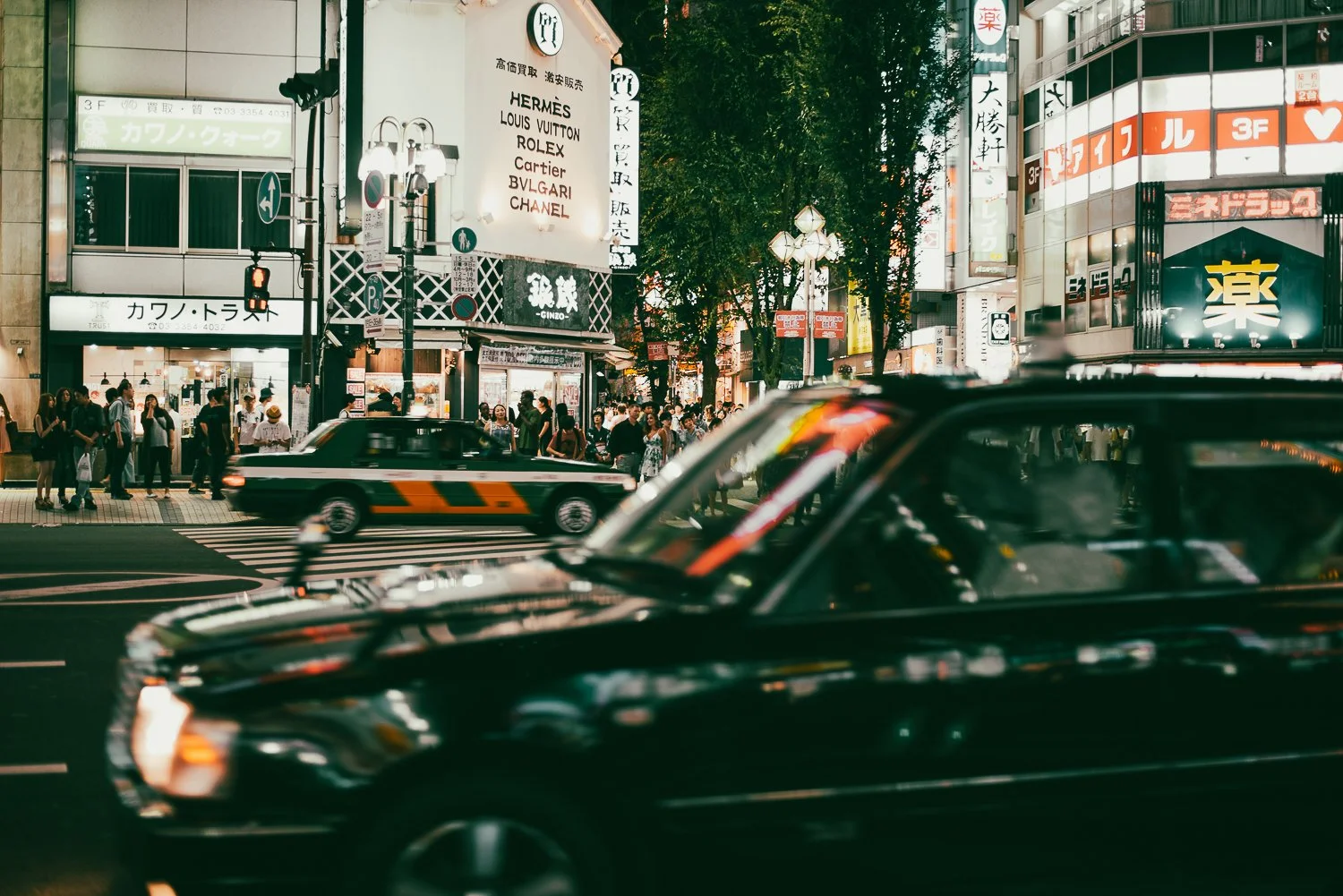 Documenting tokyo while traveling by Karen Fabiola Photo