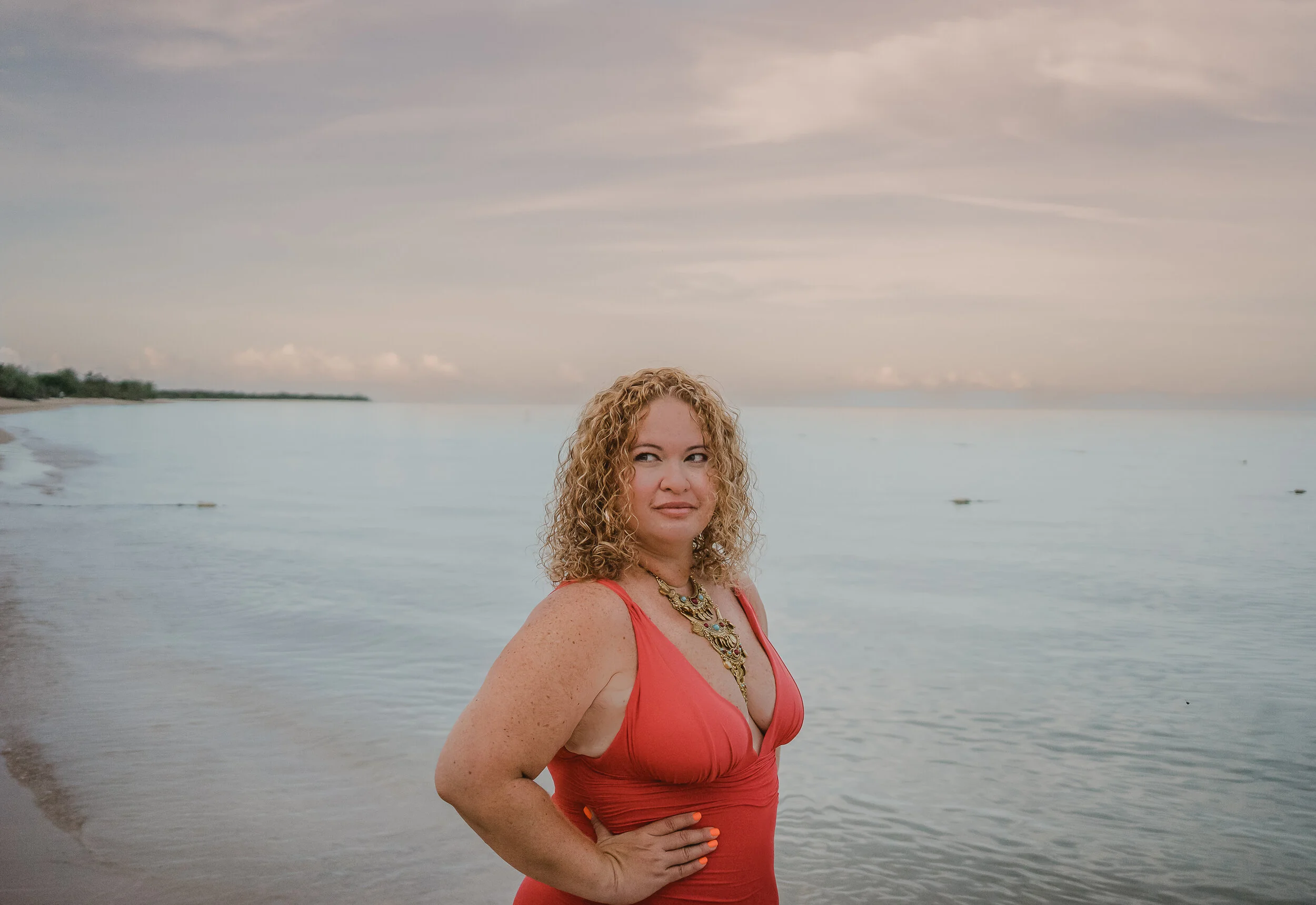 Boudoir empower women photo sessions by Karen Fabiola Photo