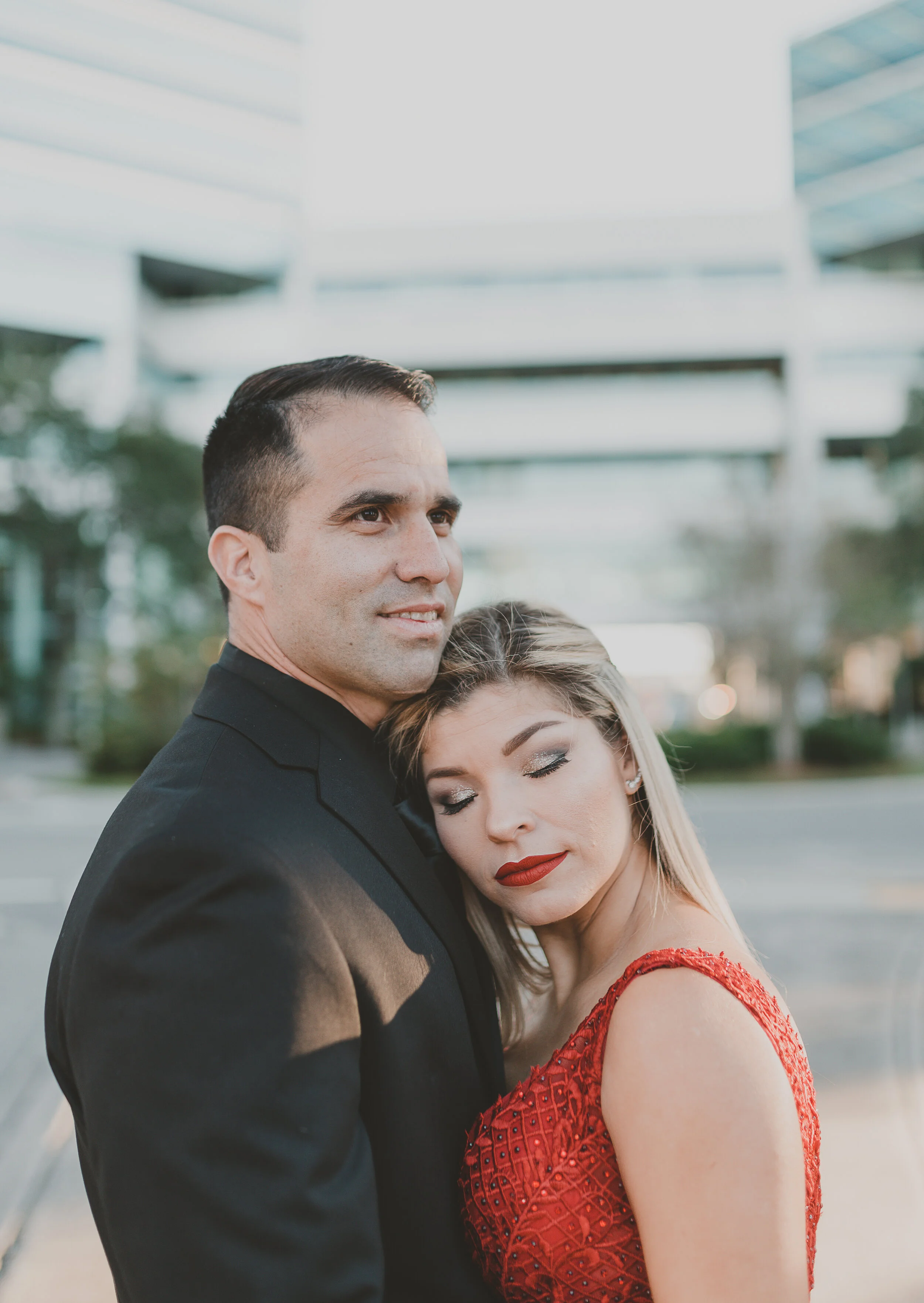 Sweet anniversary photos in Downtown Jacksonville