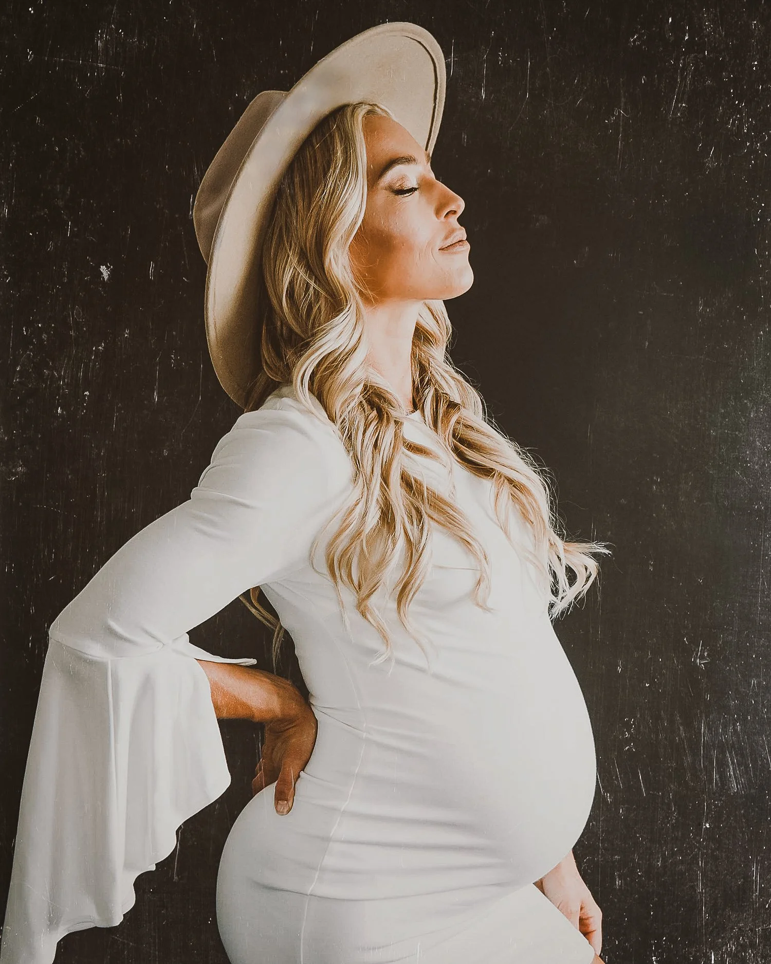 Pregnant Women Photoshoot by Karen Fabiola