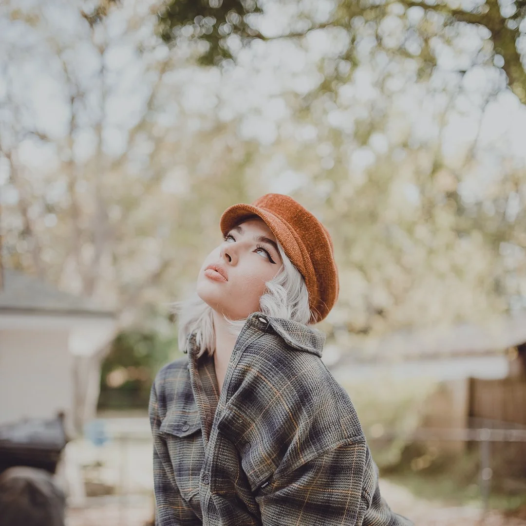 Those fall vibes are captured in this beautiful portrait by Karen Fabiola, a distinguished photographer from Cabo Rojo, Puerto Rico. The artwork perfectly encapsulates the warmth and beauty of autumn, making it an ideal piece for seasonal enthusiasts