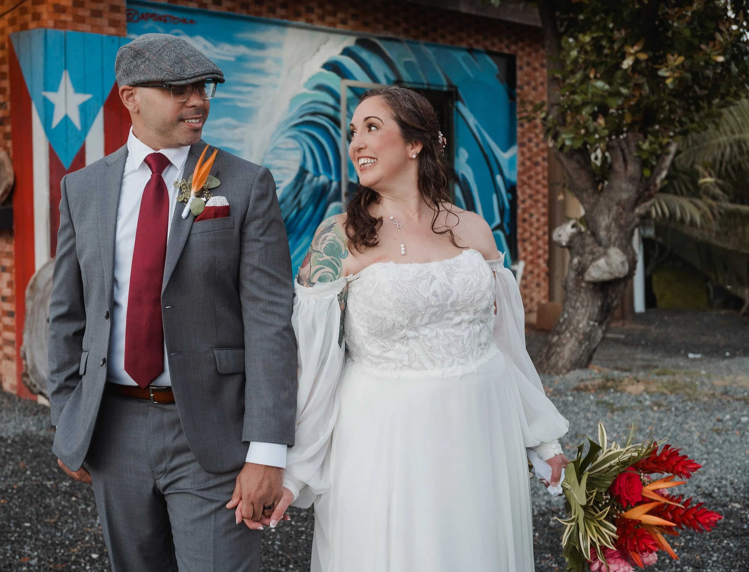 Miradas de amor en el Faro de Rincon, Puerto Rico. After a nice wedding ceremony we visited the Faro area and got some beautiful photos that captured the essence of this adorable couple