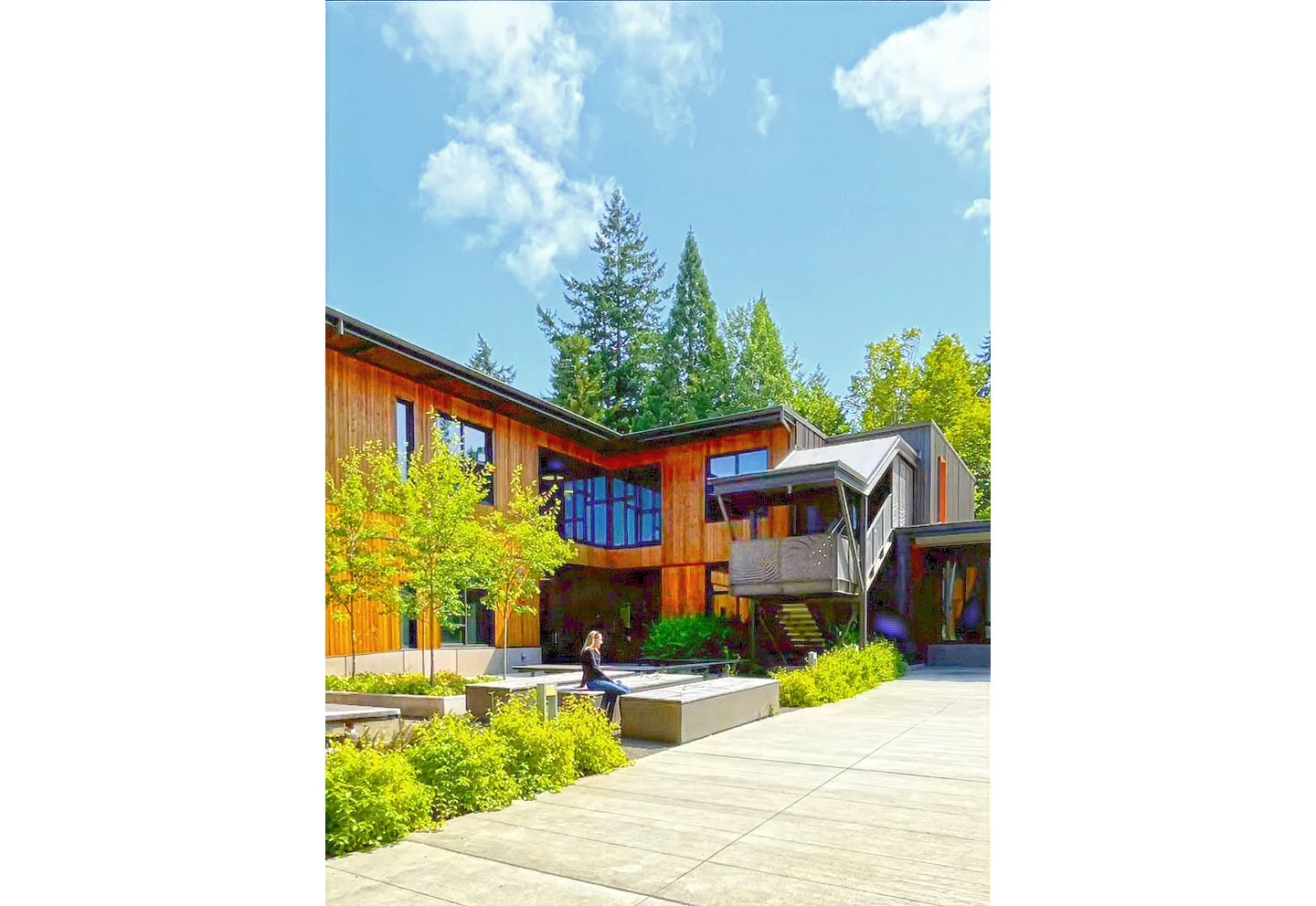 Blakely-Courtyard01-vert_SusanOlmsted copy.jpg