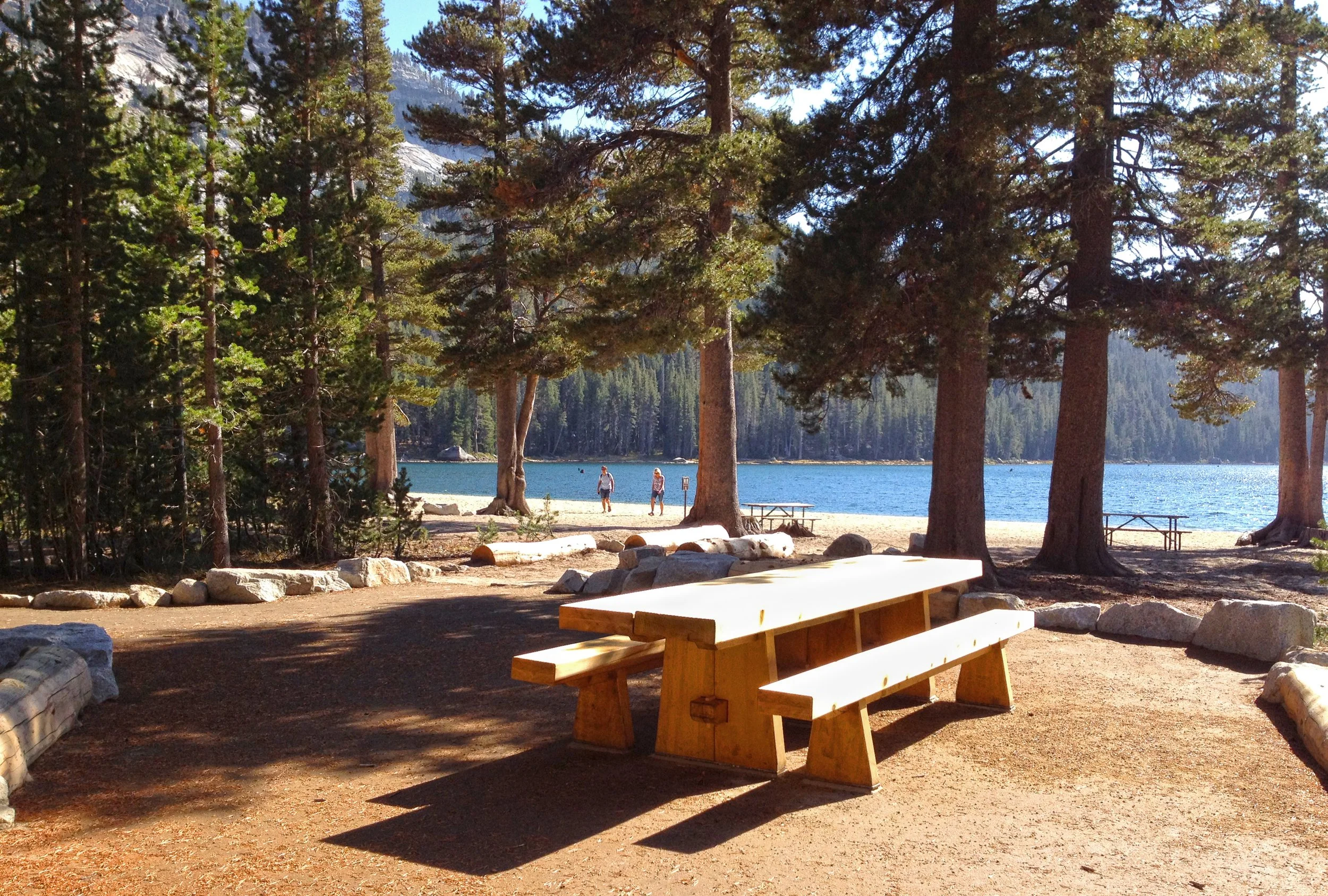 Tenaya-Lake_communal-table01_SusanOlmsted.jpg